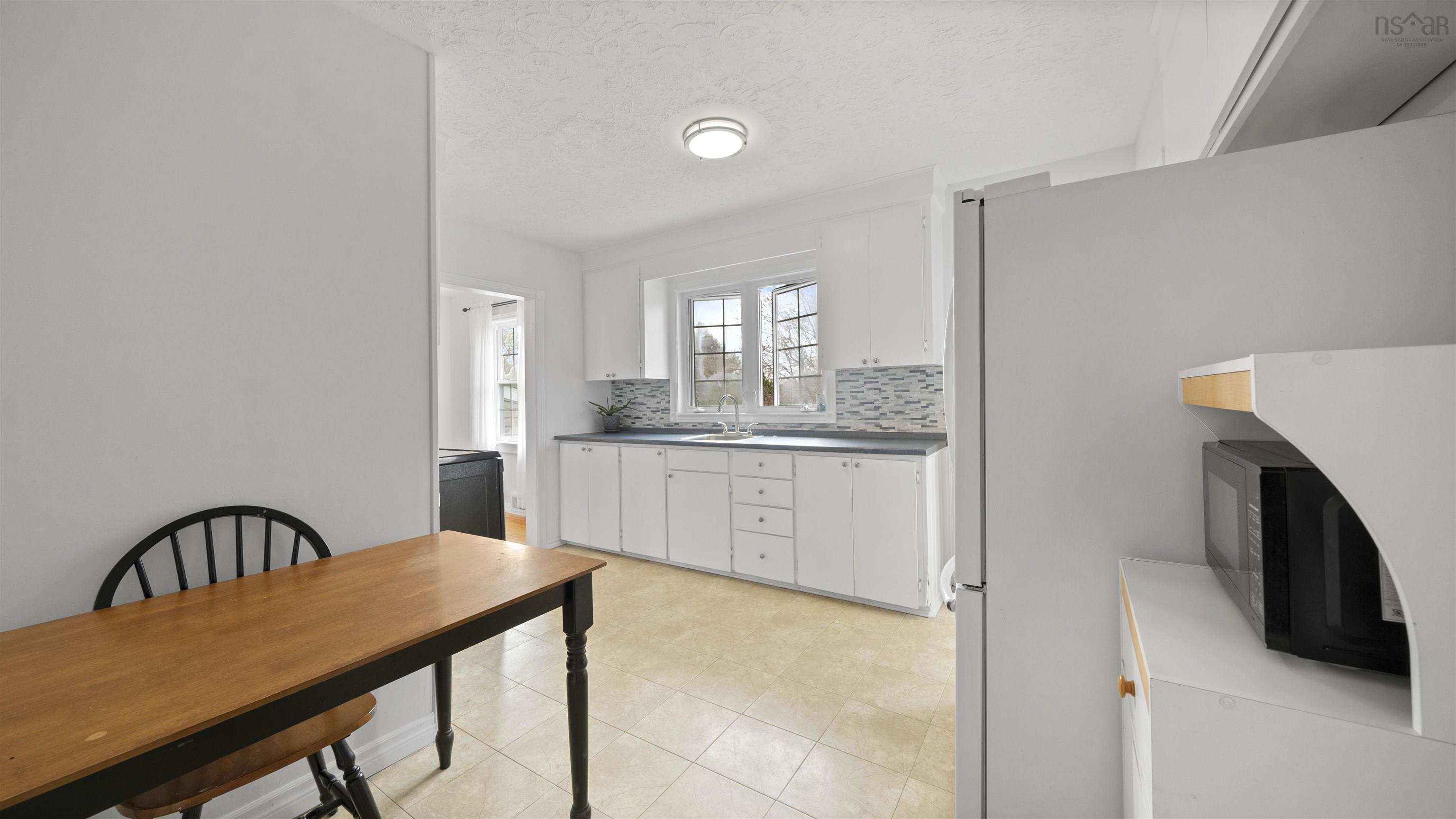 195 Mount Edward Road photo #14