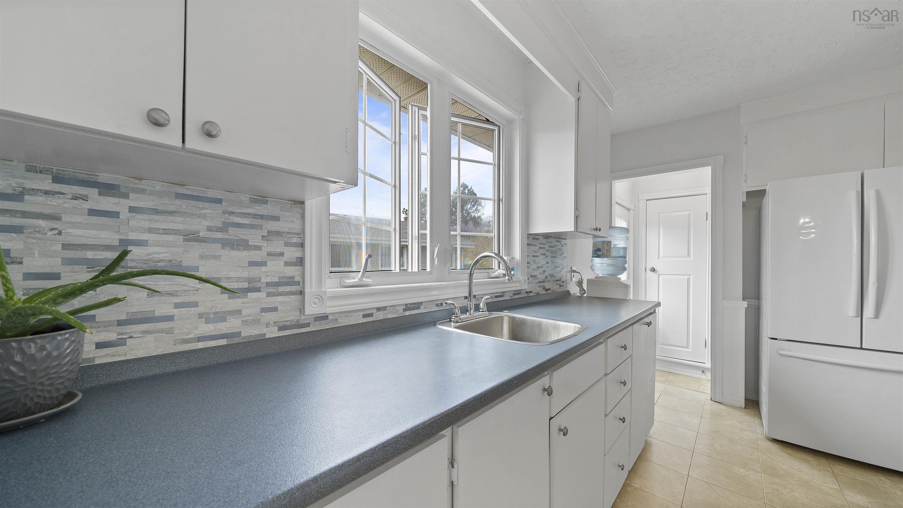 195 Mount Edward Road photo #15