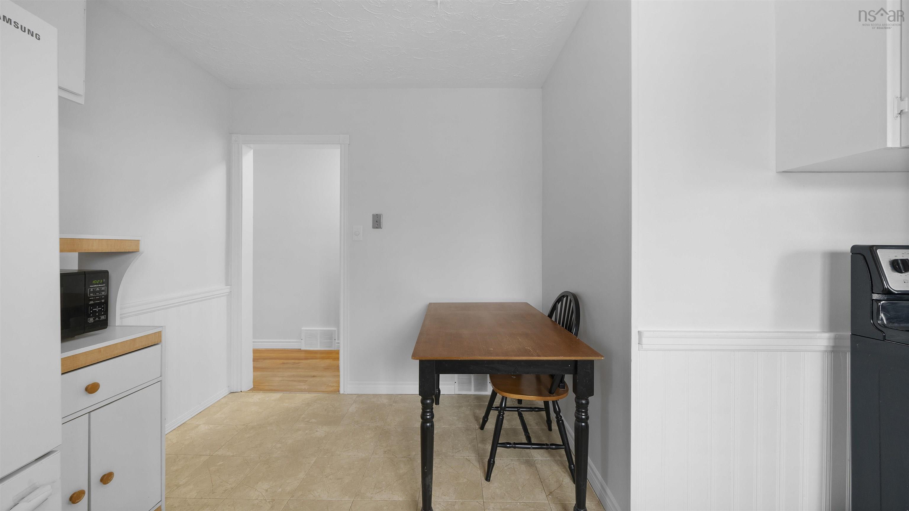195 Mount Edward Road photo #16