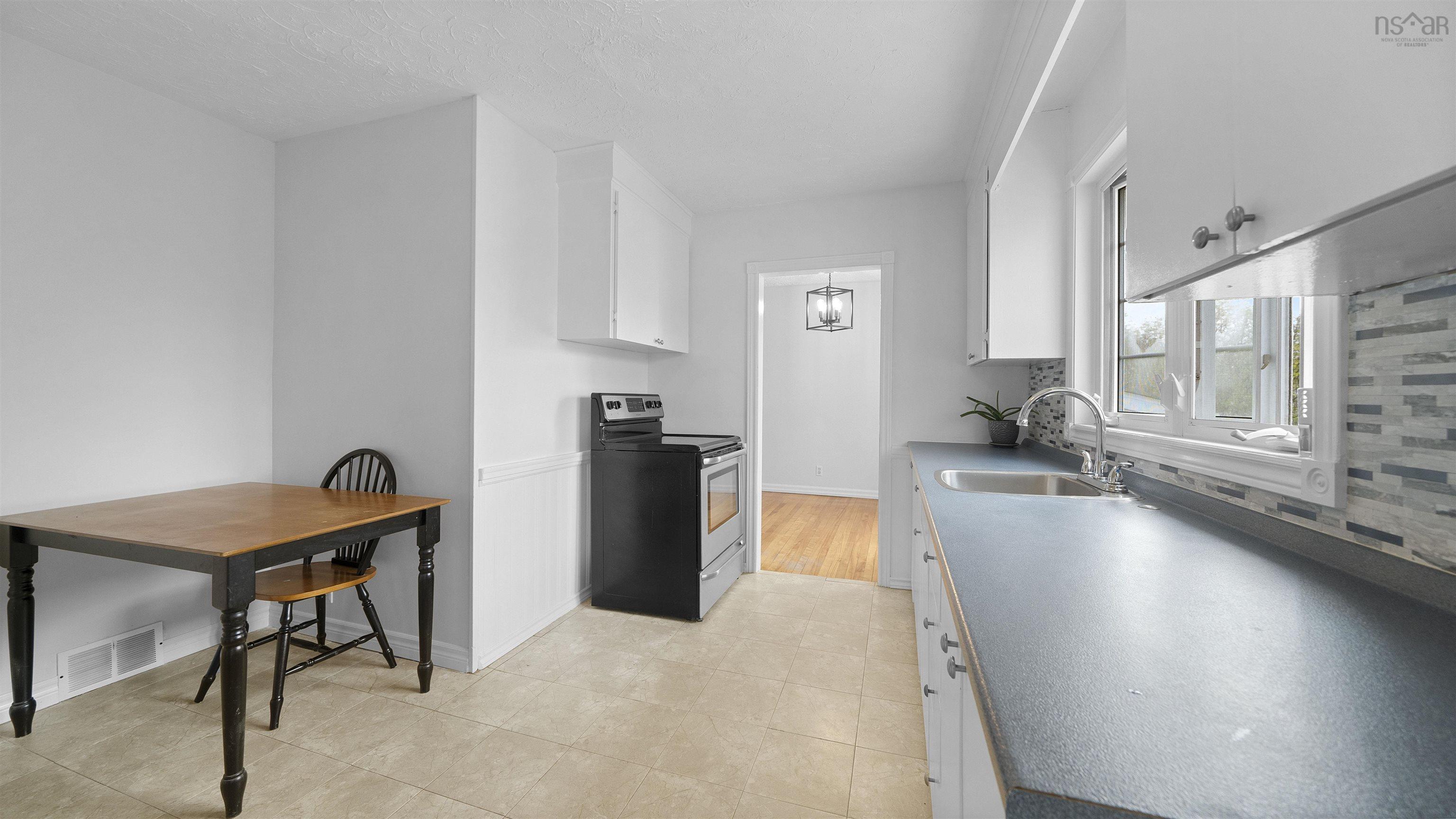195 Mount Edward Road photo #17