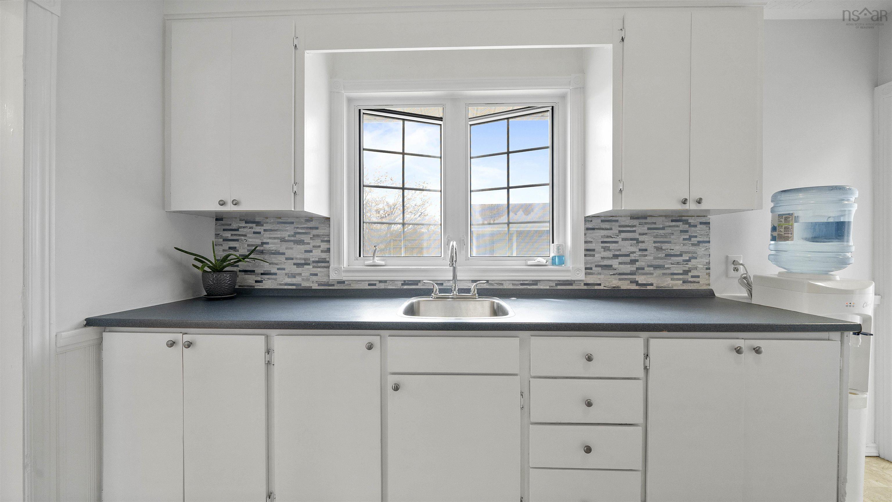 195 Mount Edward Road photo #18