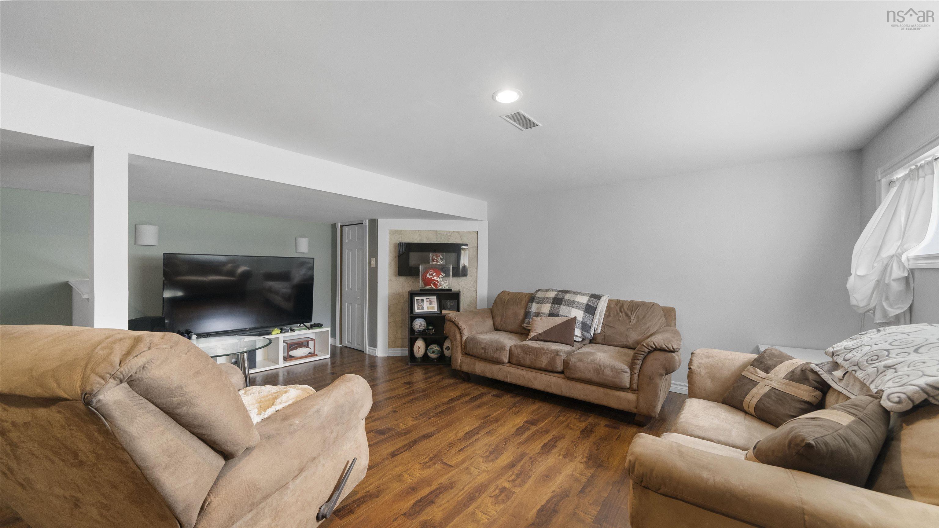 195 Mount Edward Road photo #34