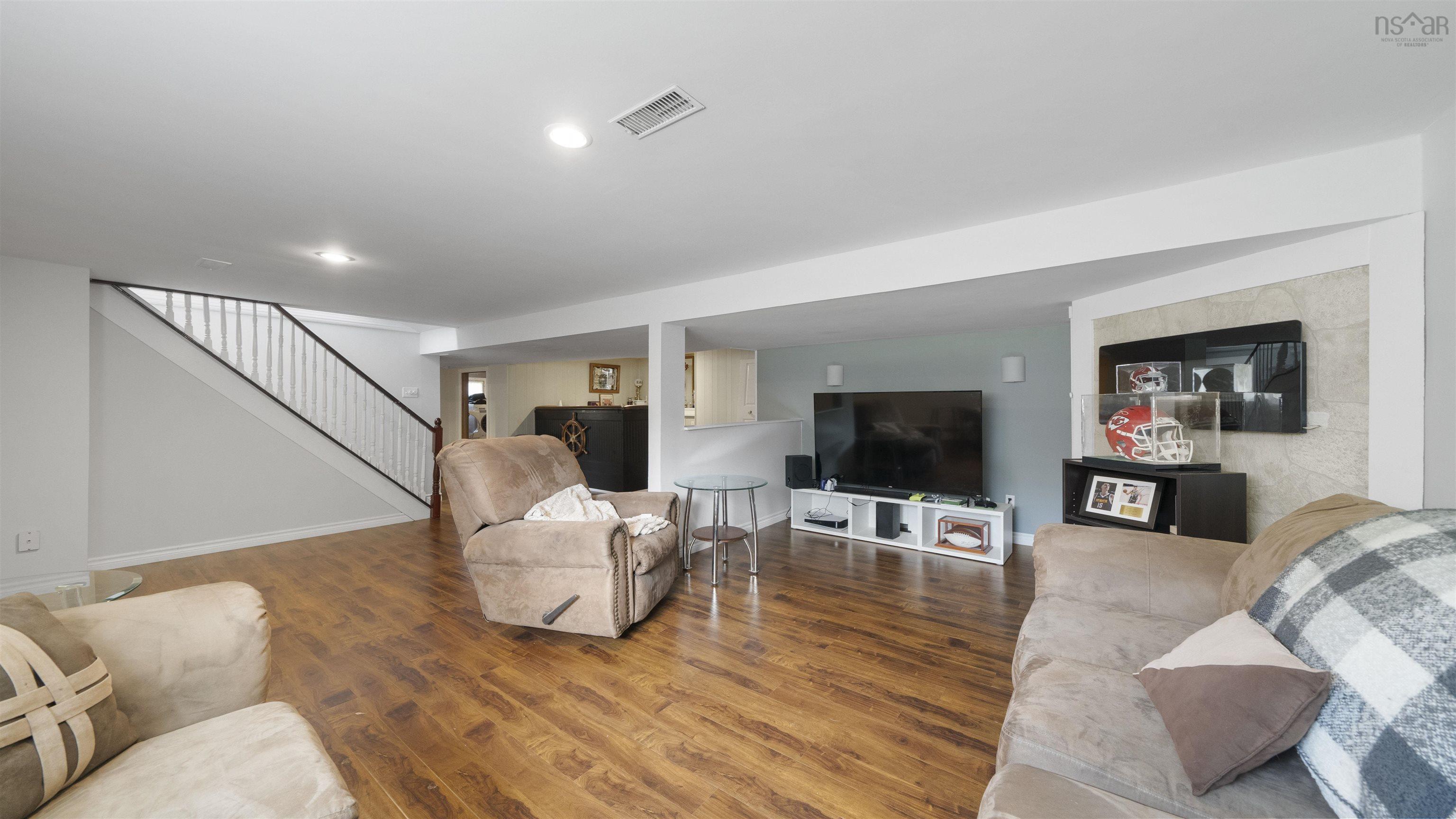 195 Mount Edward Road photo #36