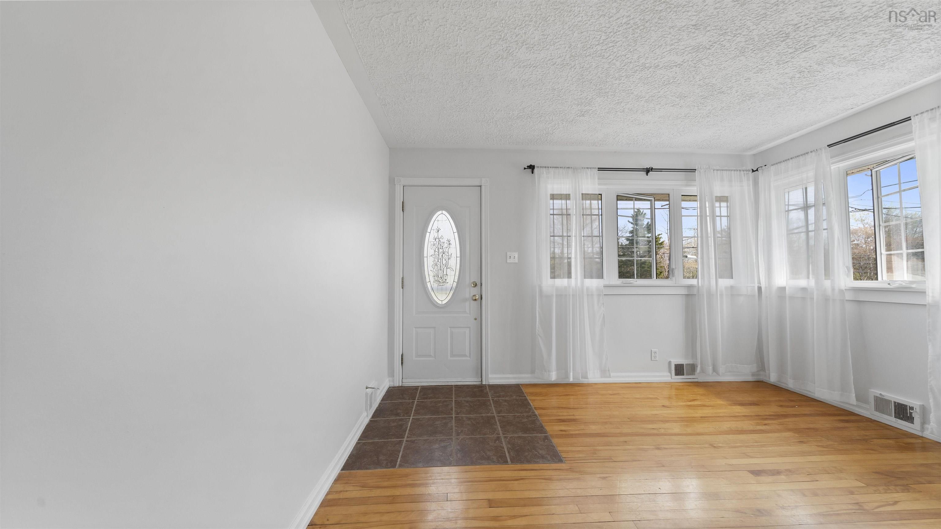 195 Mount Edward Road photo #9