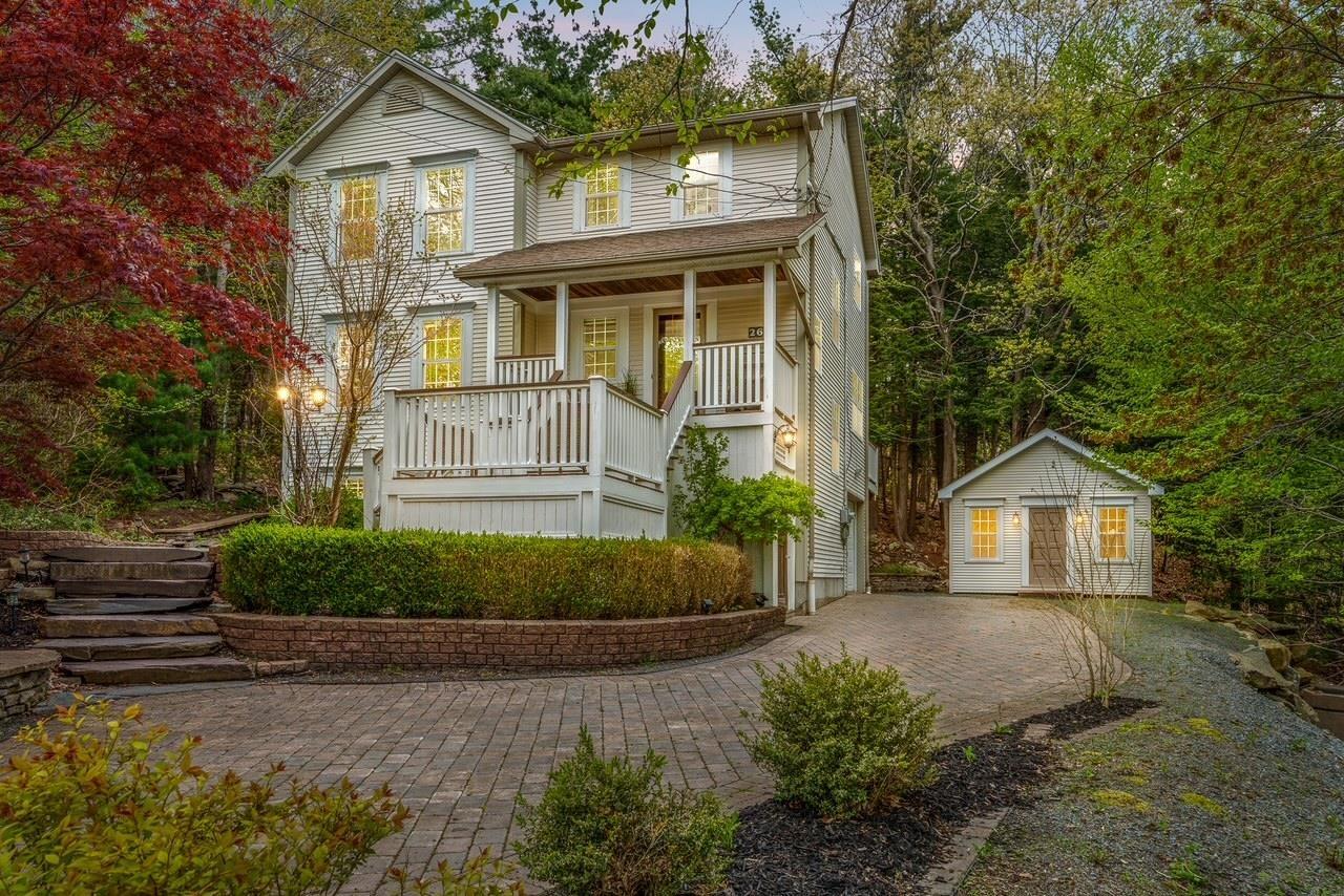 26 CENTRE ST, BEDFORD, NS
