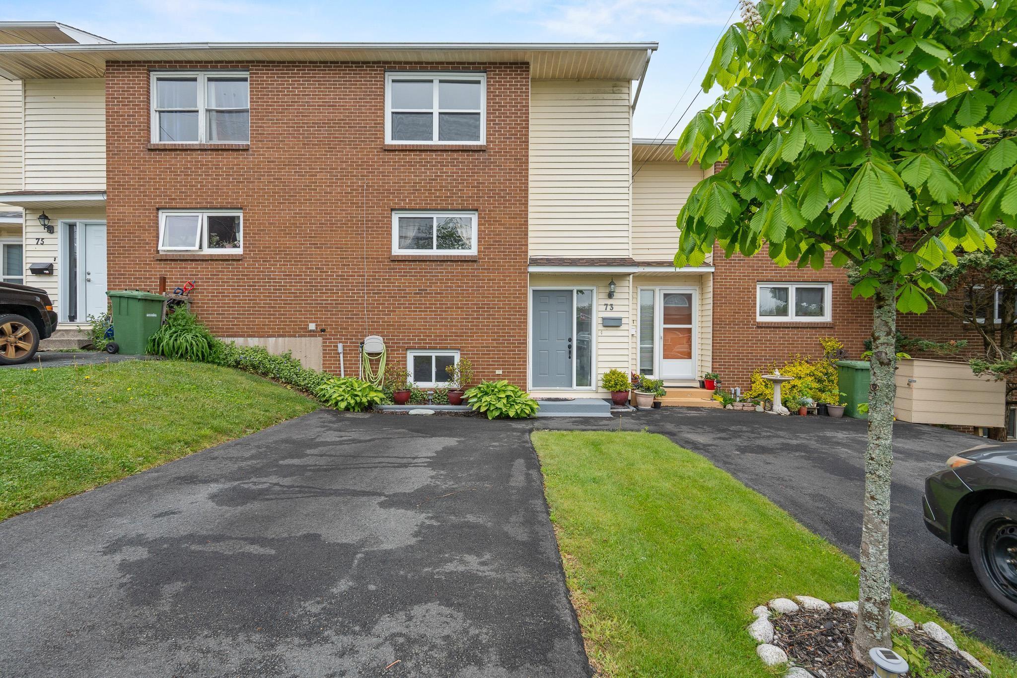 73 Chameau Crescent photo #4