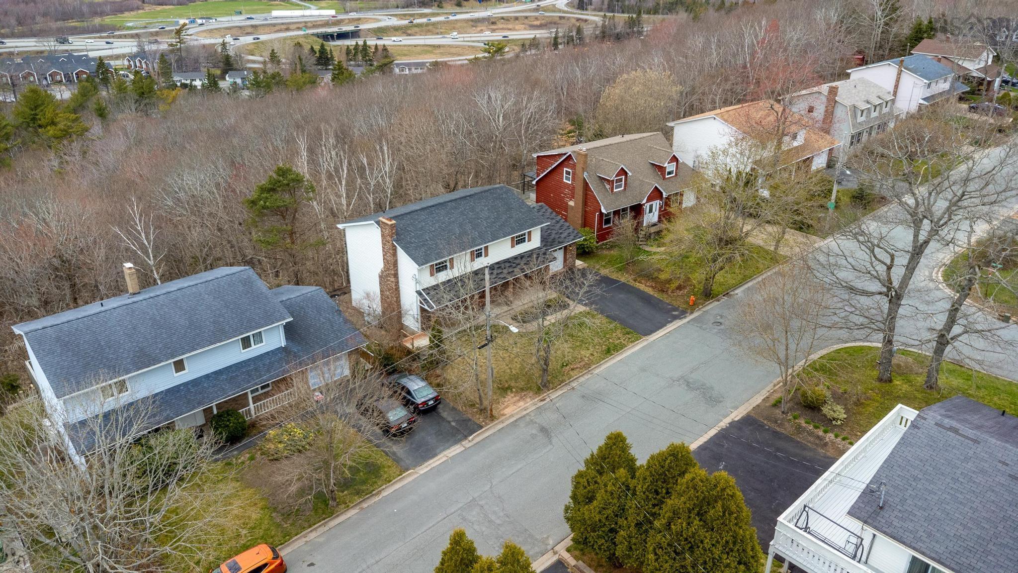 90 Riverview Crescent photo #49