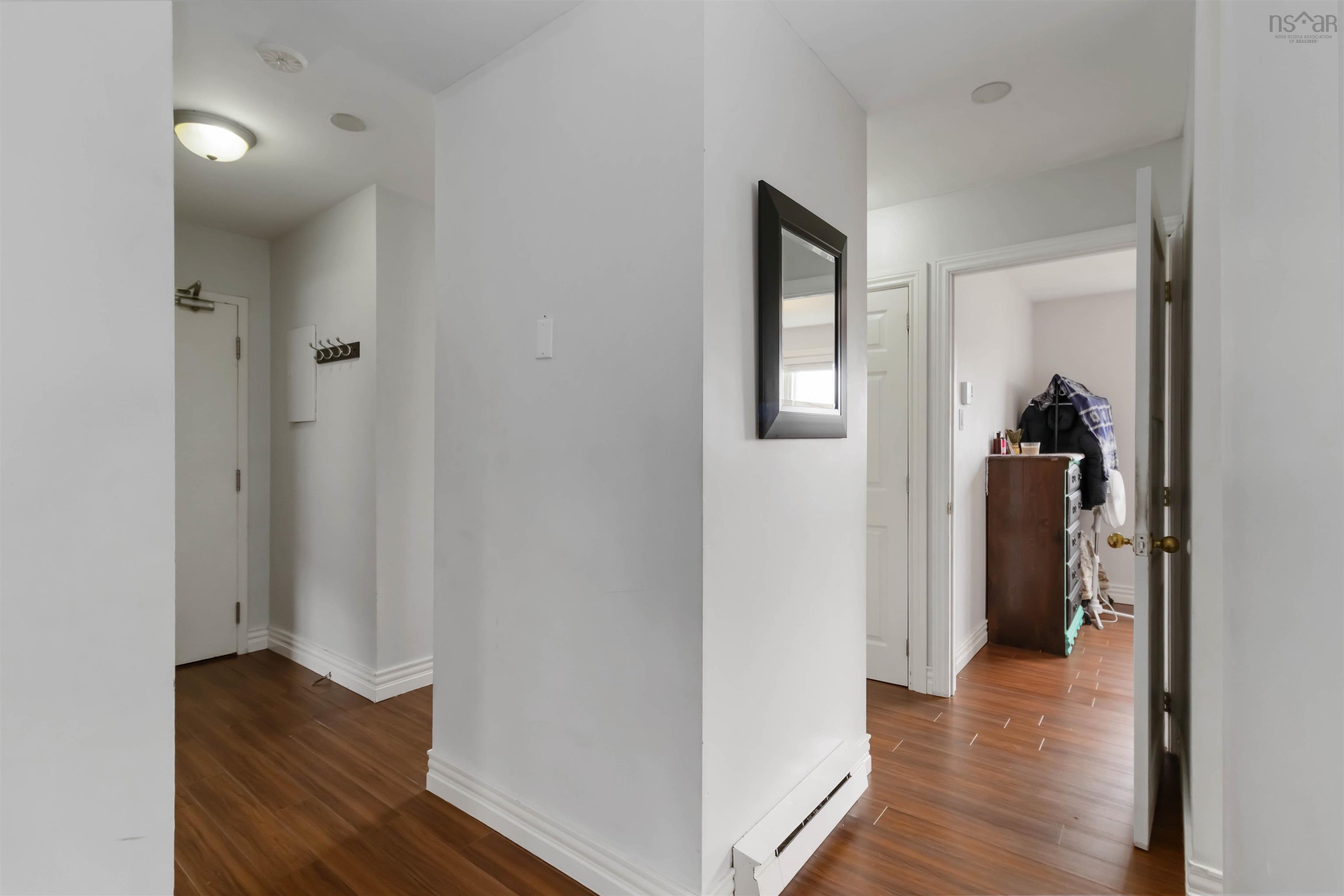 204 182 Farnham Gate Road photo #14
