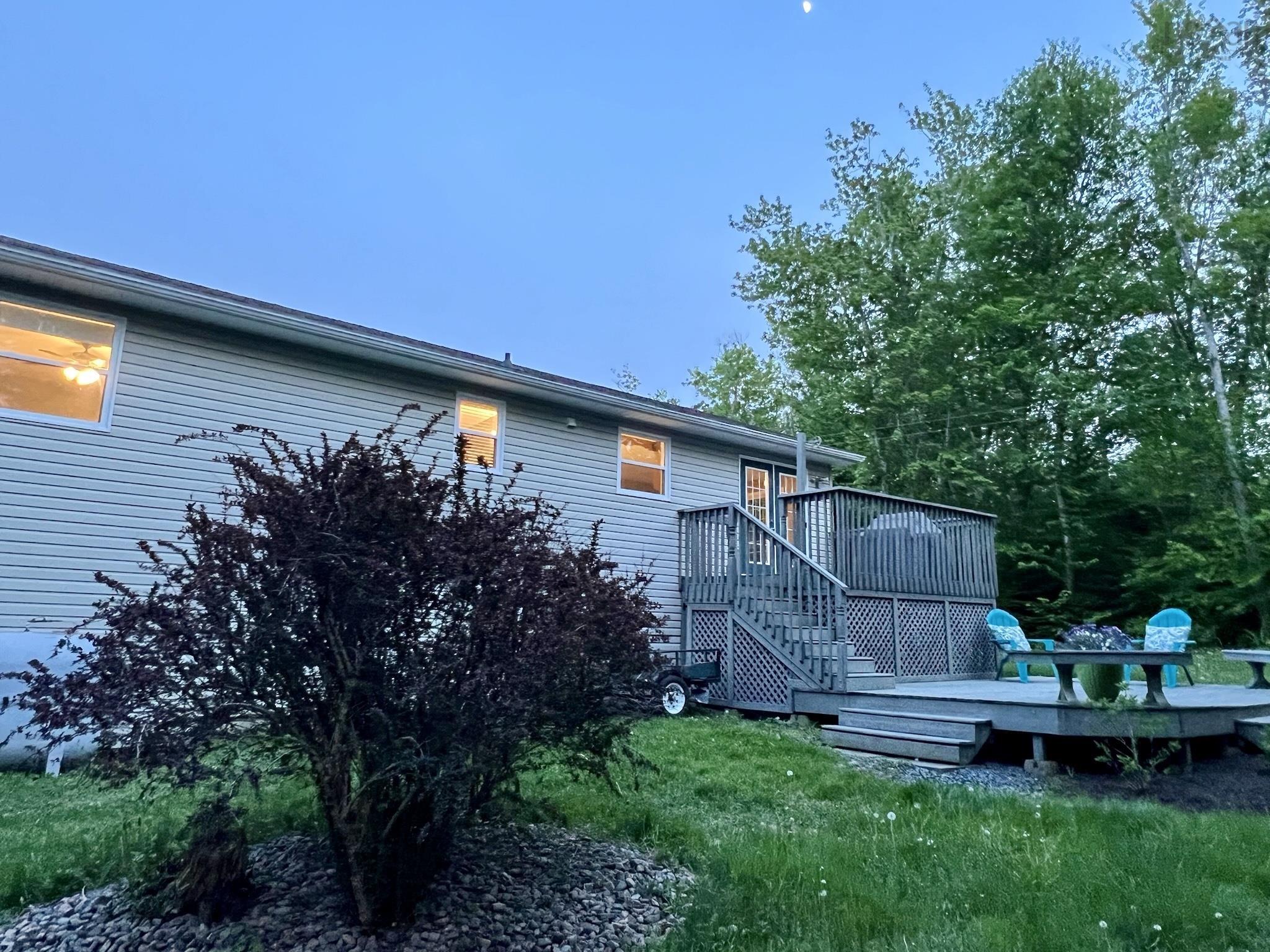 454 Tattenham Crescent photo #34
