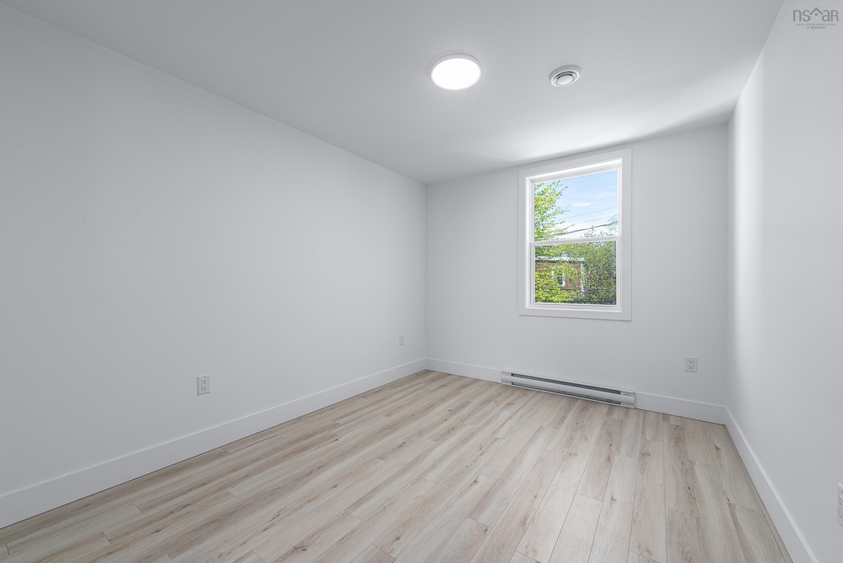 6254 Allan Street photo #20