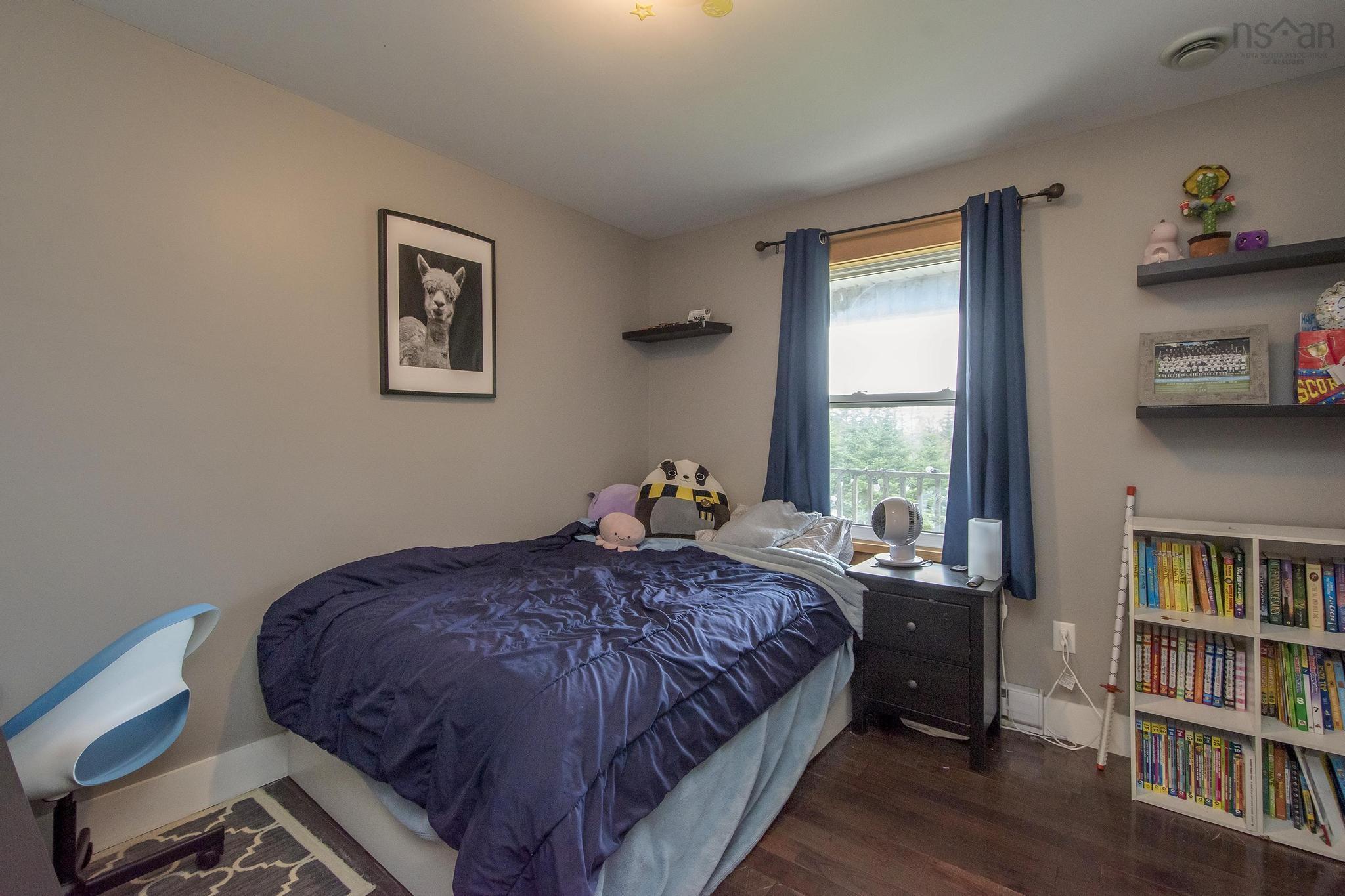 271 Leslie Road photo #11