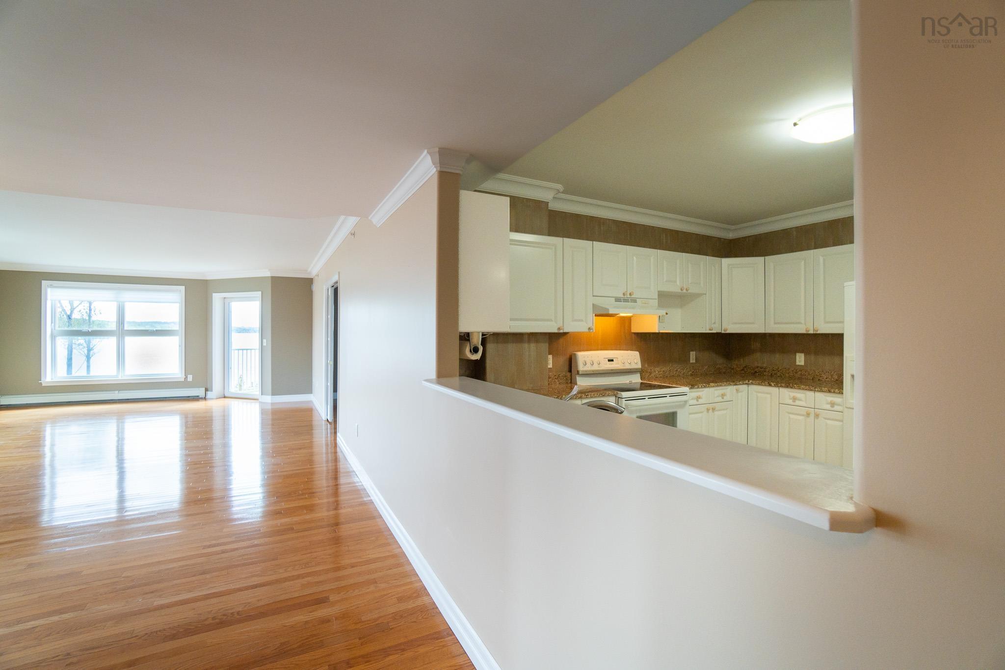 303 99 Waterfront Drive photo #12