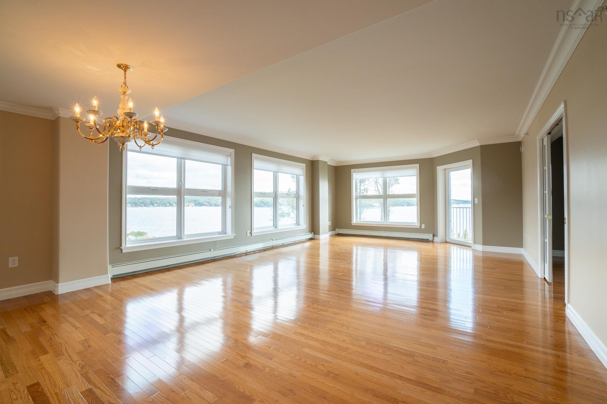 303 99 Waterfront Drive photo #14