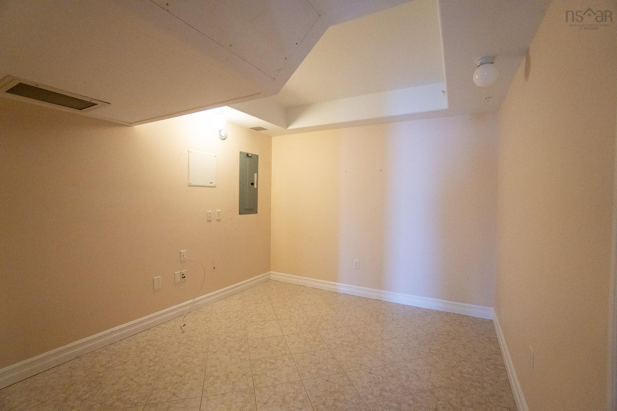 303 99 Waterfront Drive photo #23