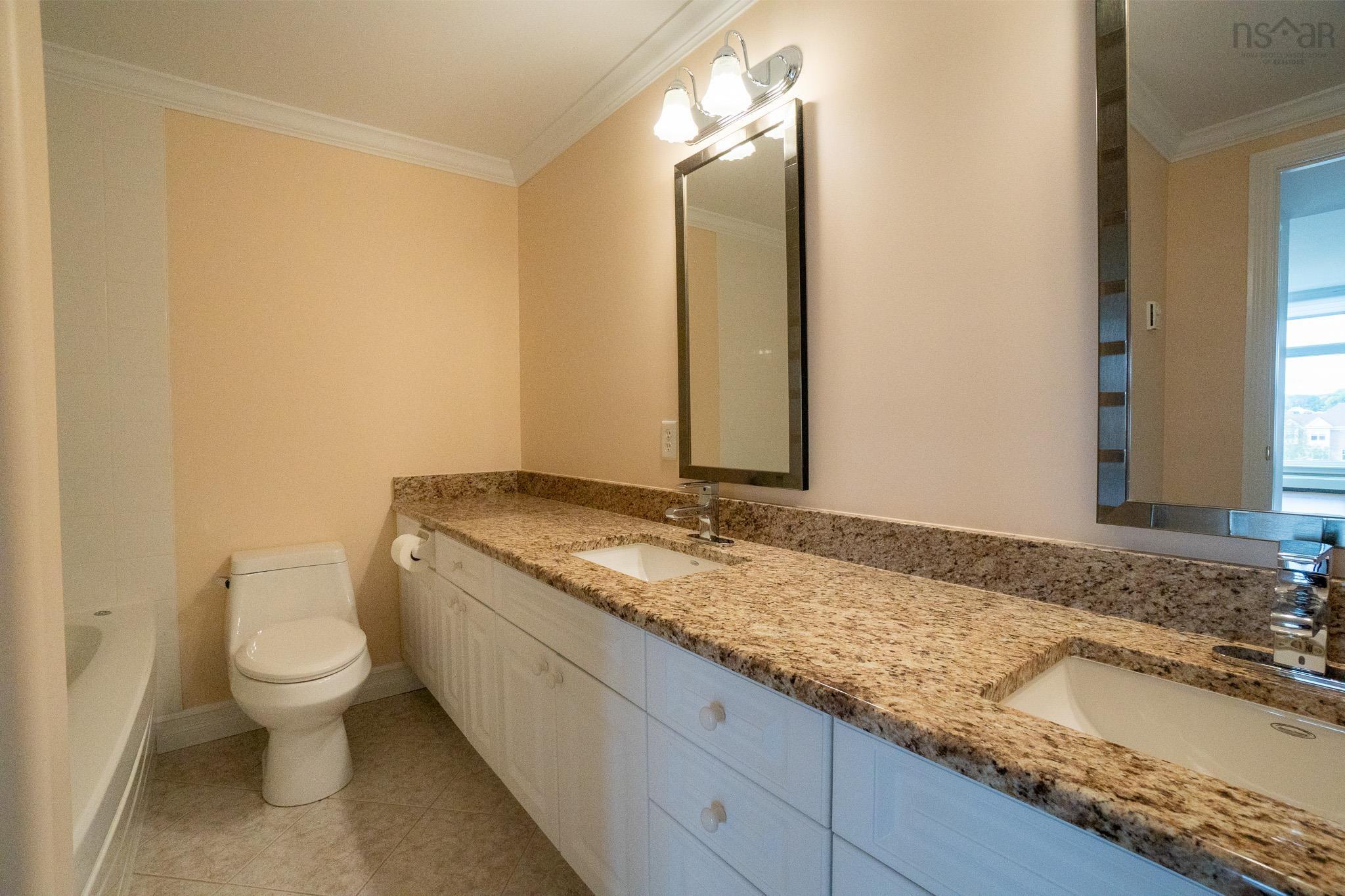 303 99 Waterfront Drive photo #36