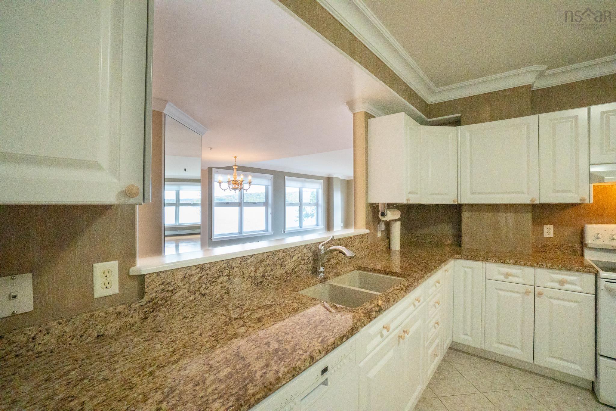 303 99 Waterfront Drive photo #9
