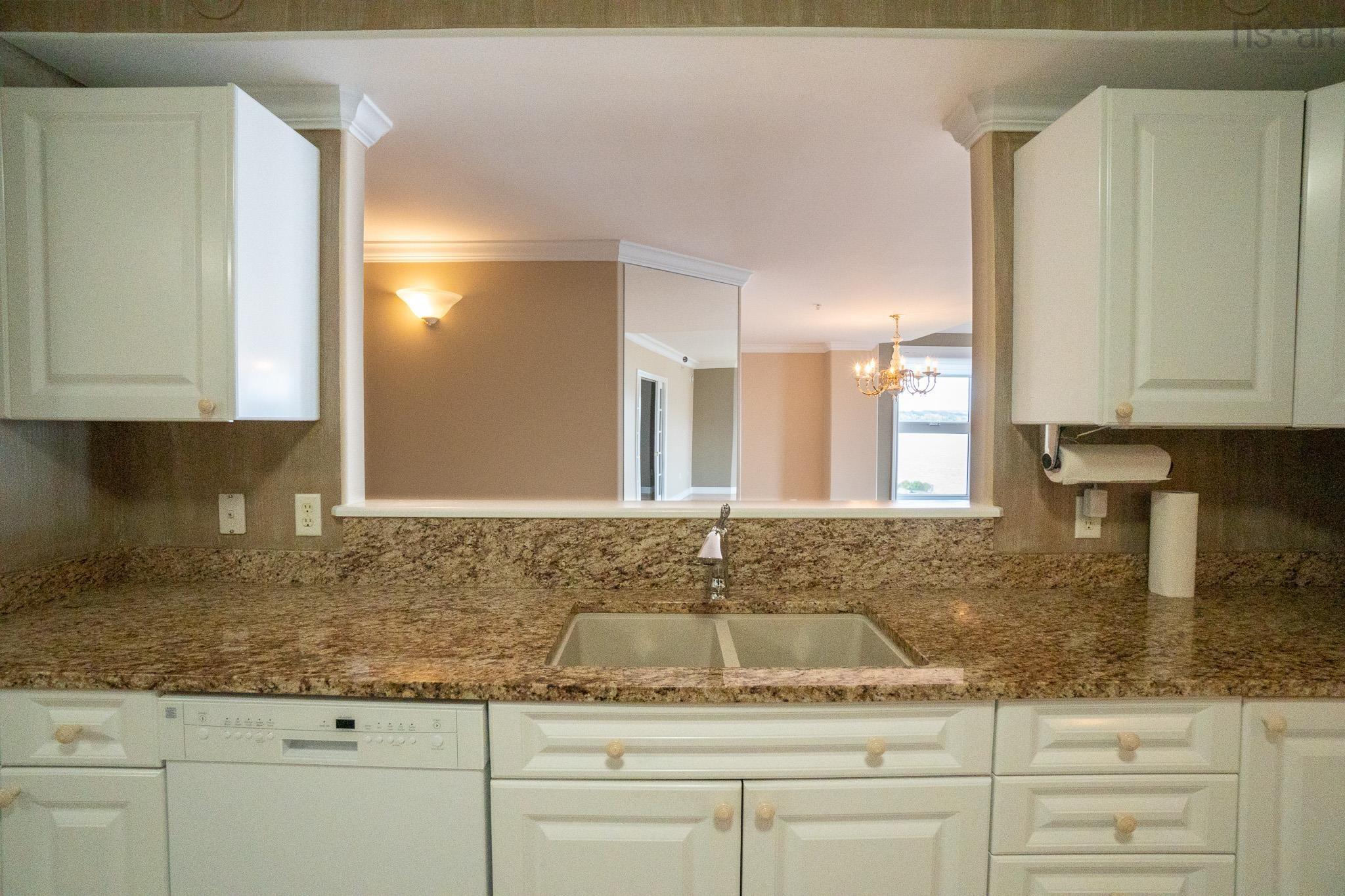 303 99 Waterfront Drive photo #10