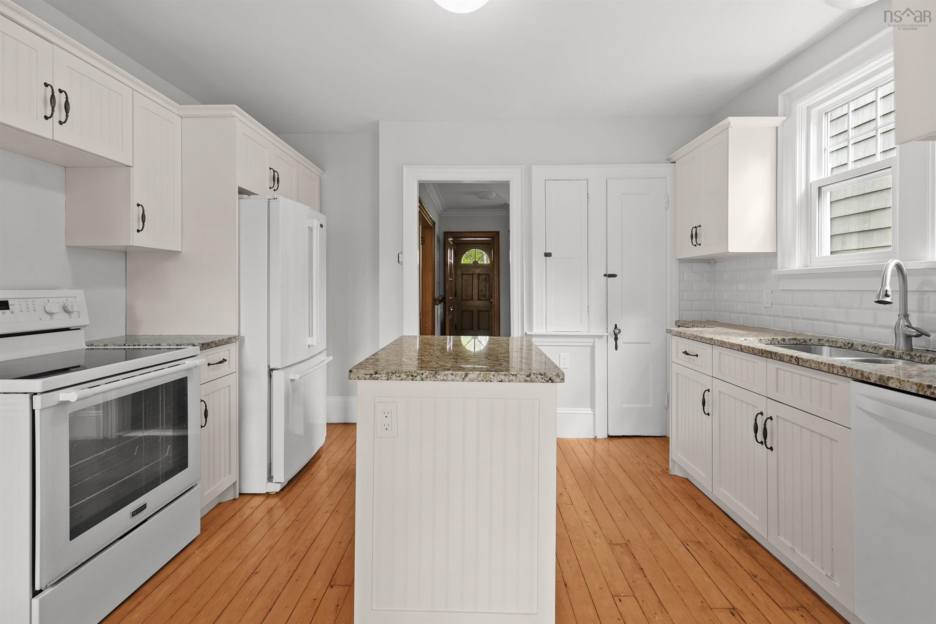 6530 Geldert Street photo #13