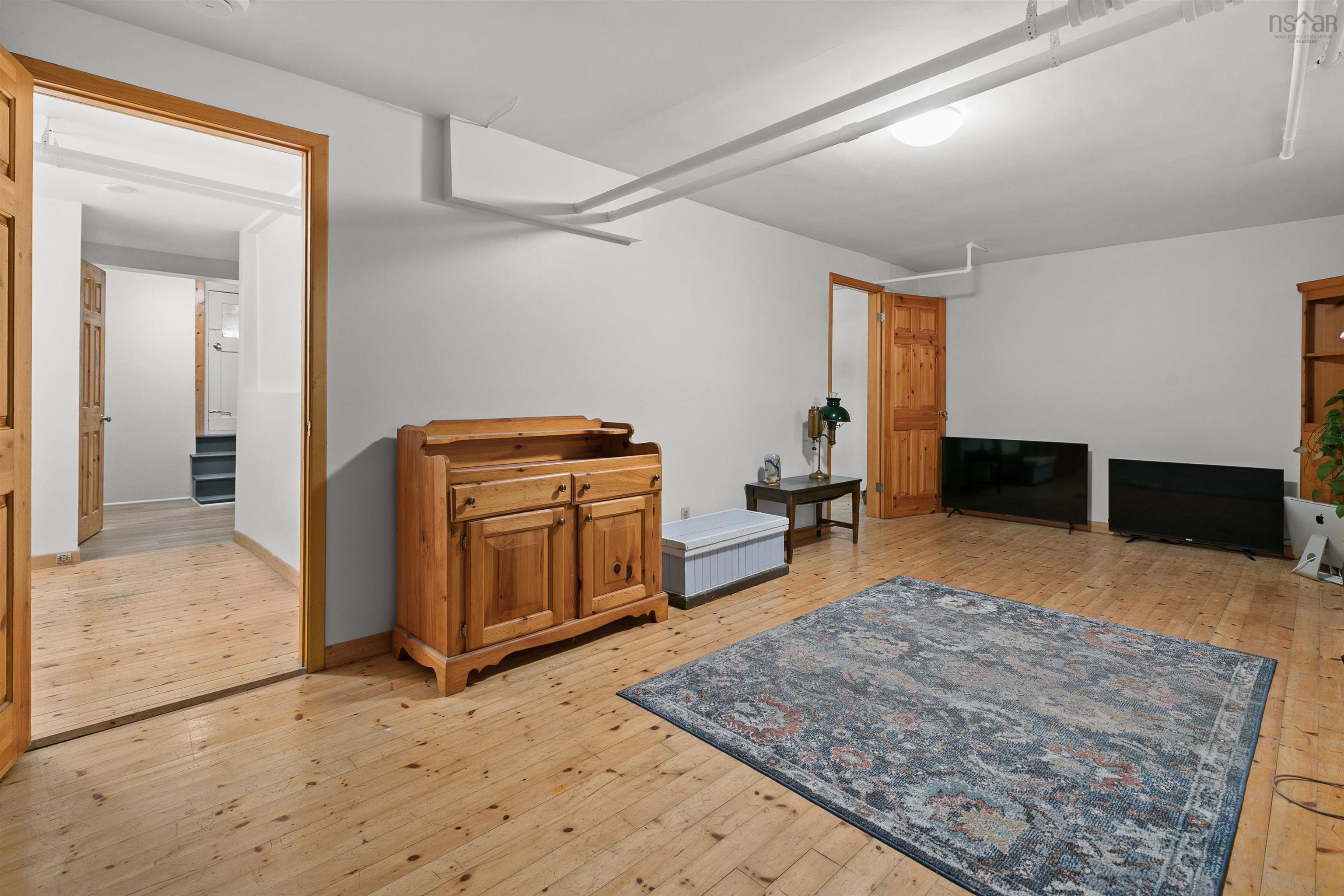 6530 Geldert Street photo #27