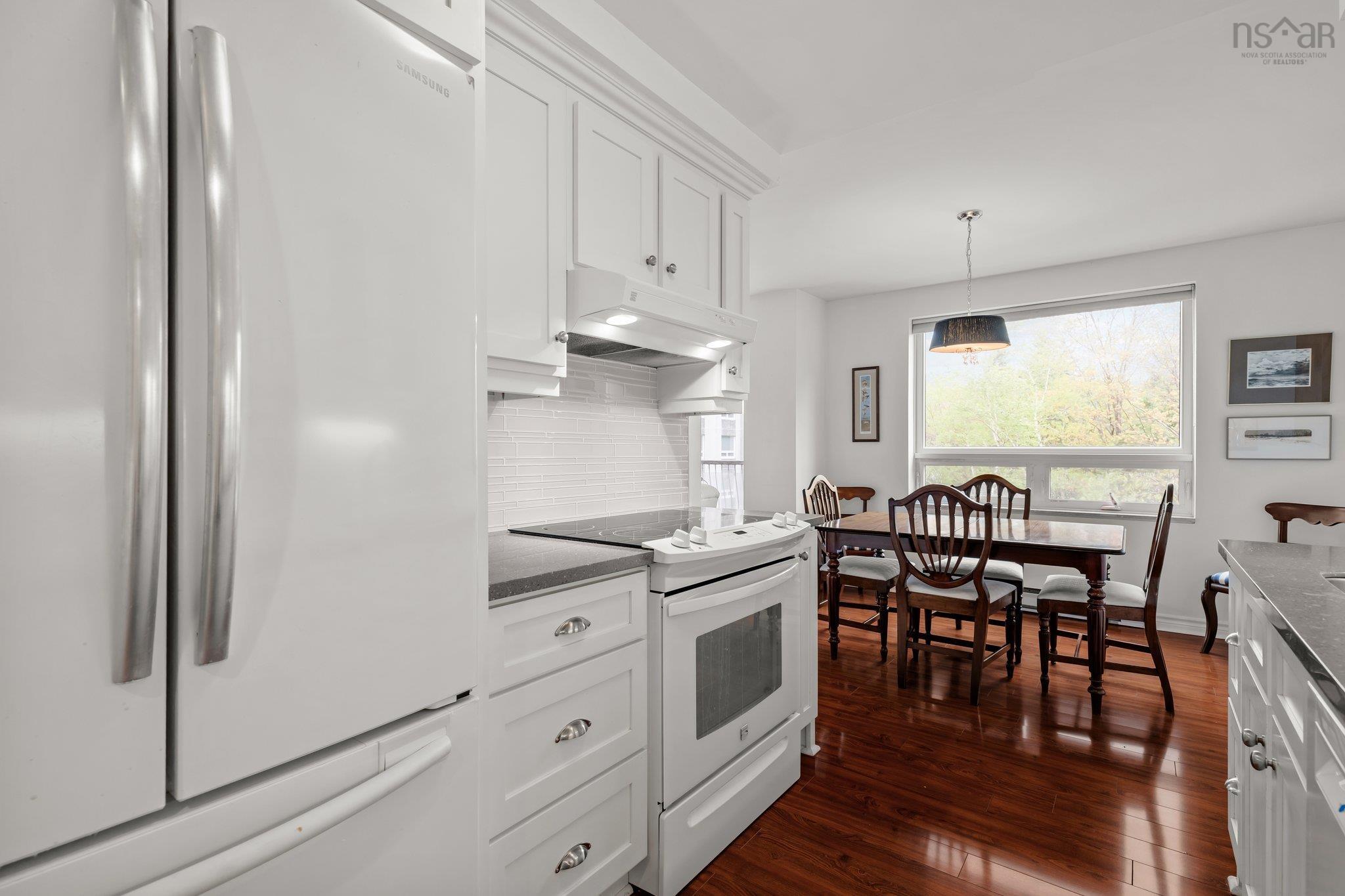 308 30 Brookdale Crescent photo #13