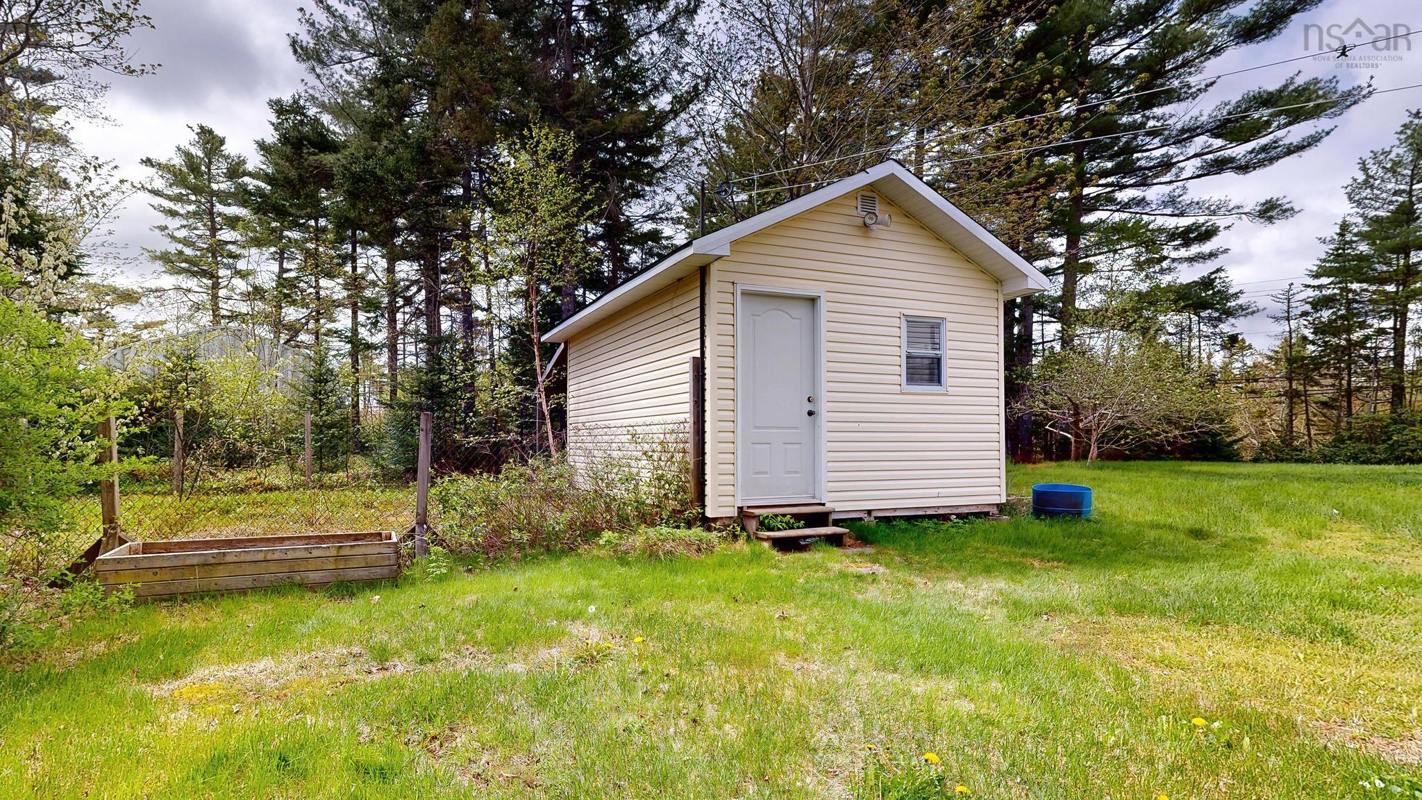 3627 St. Margarets Bay Road photo #42