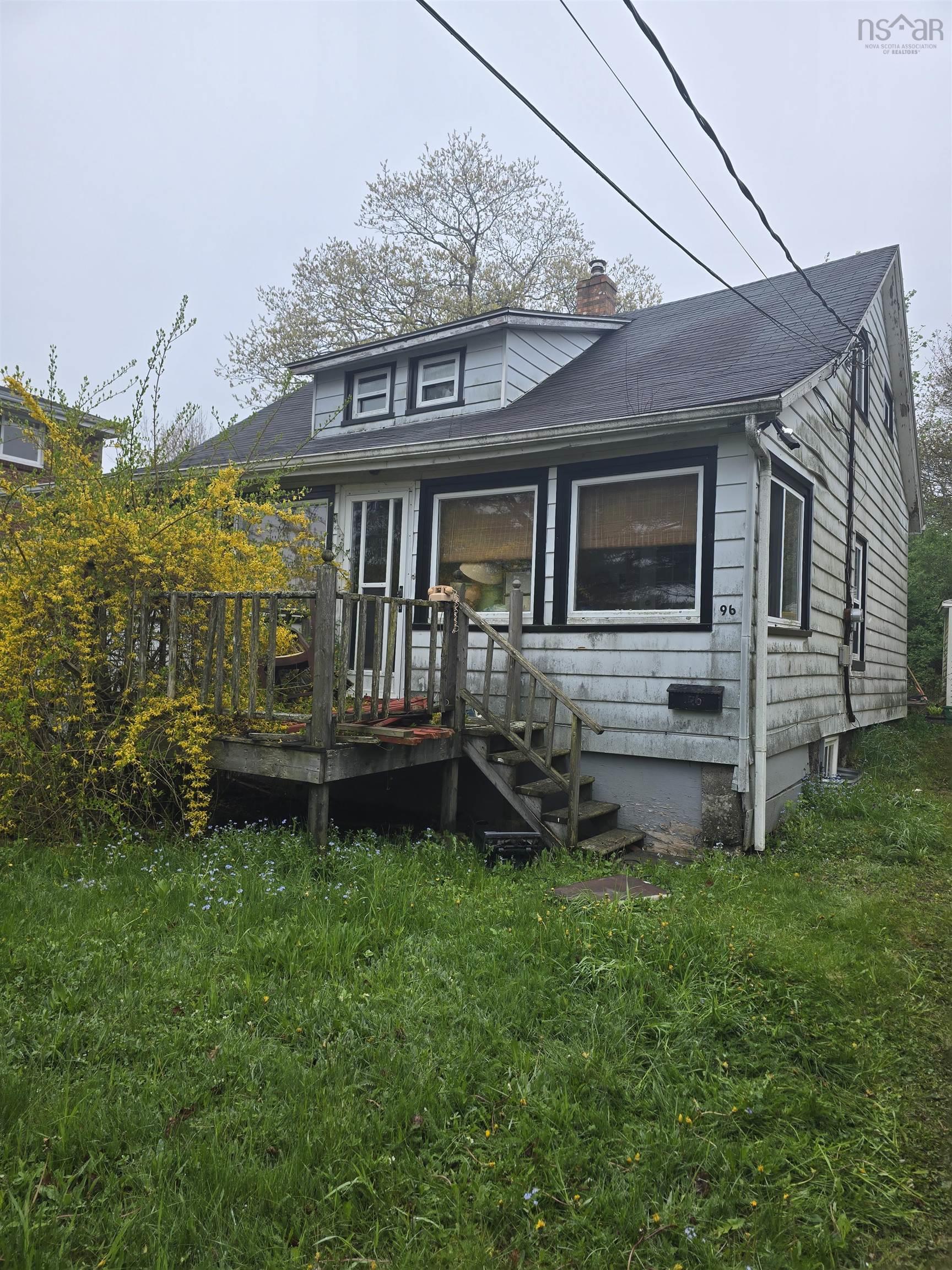 96 FENWICK ST, DARTMOUTH, NS