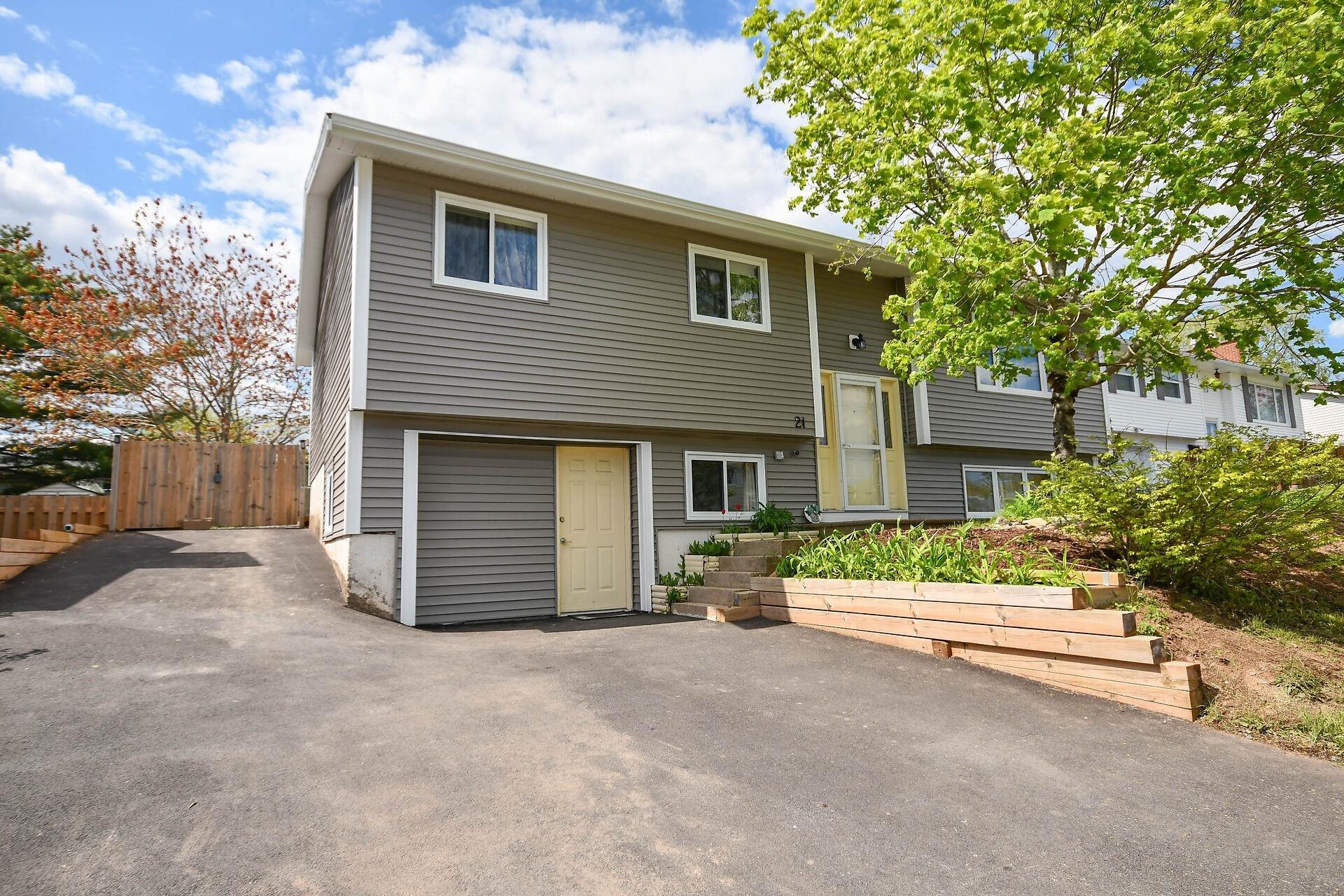 21 Owen Drive photo #2