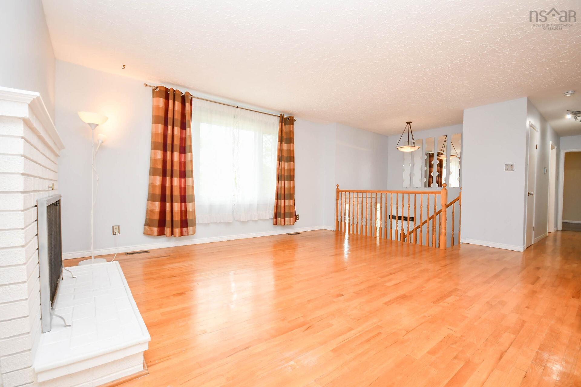 21 Owen Drive photo #6