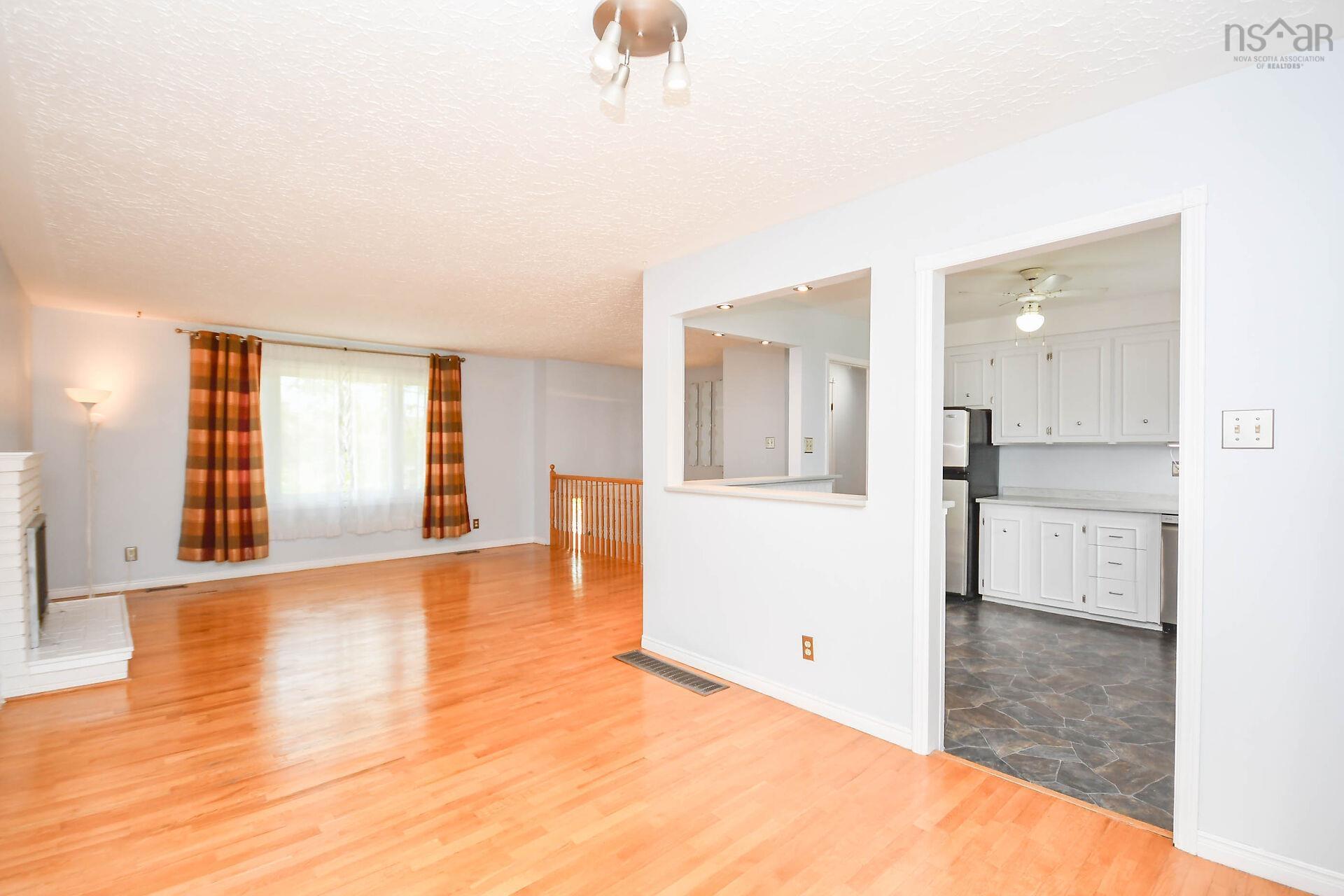 21 Owen Drive photo #7