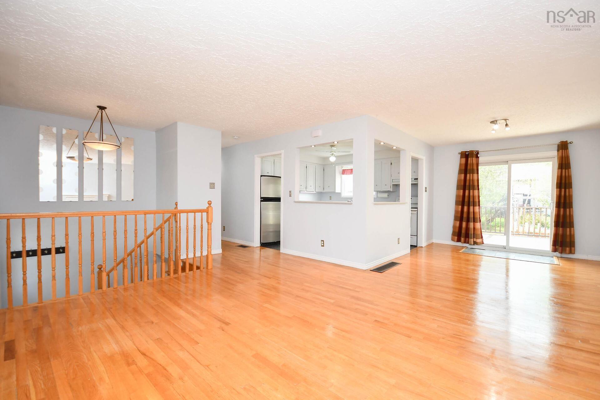 21 Owen Drive photo #8