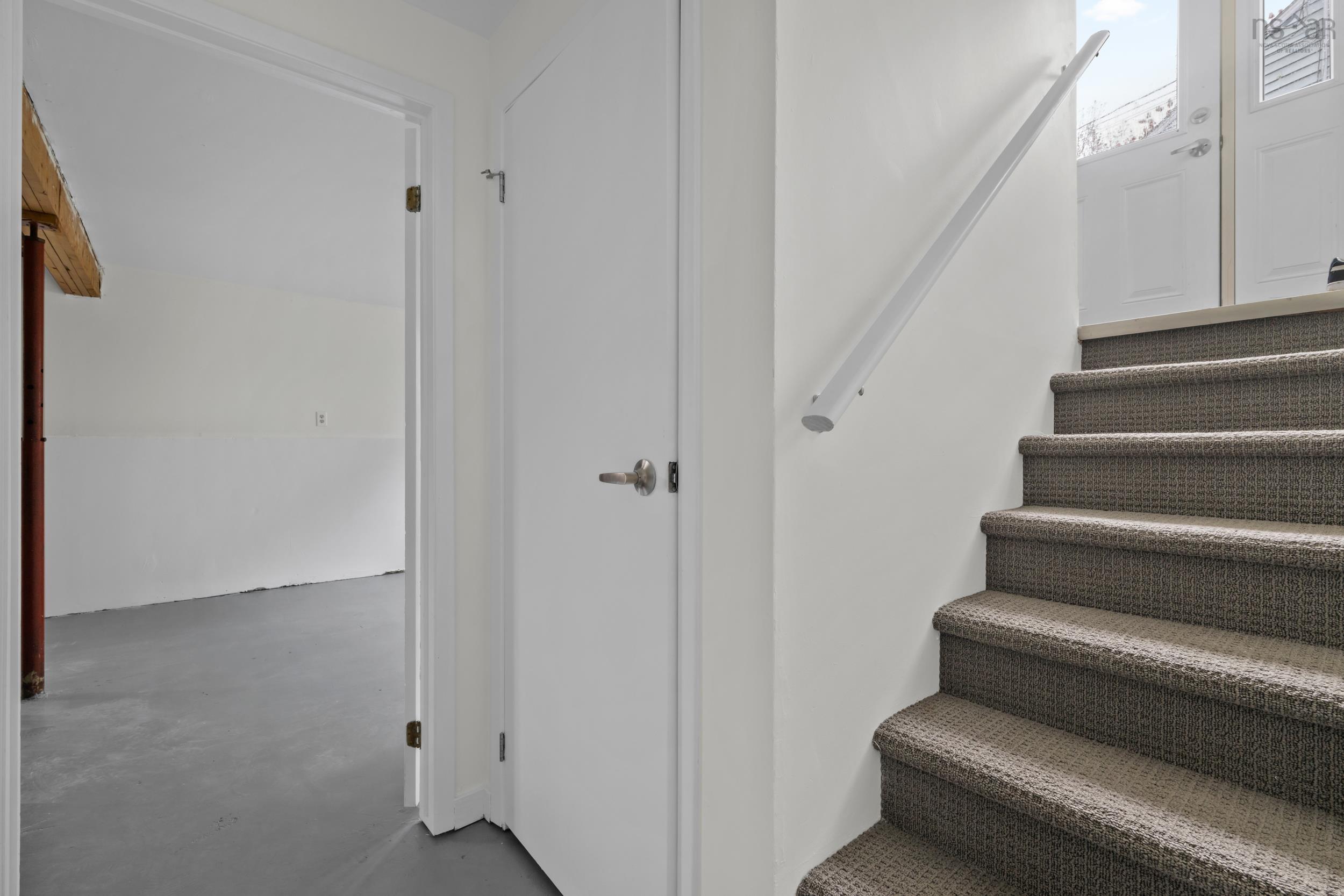 12A SPENCER Avenue photo #34