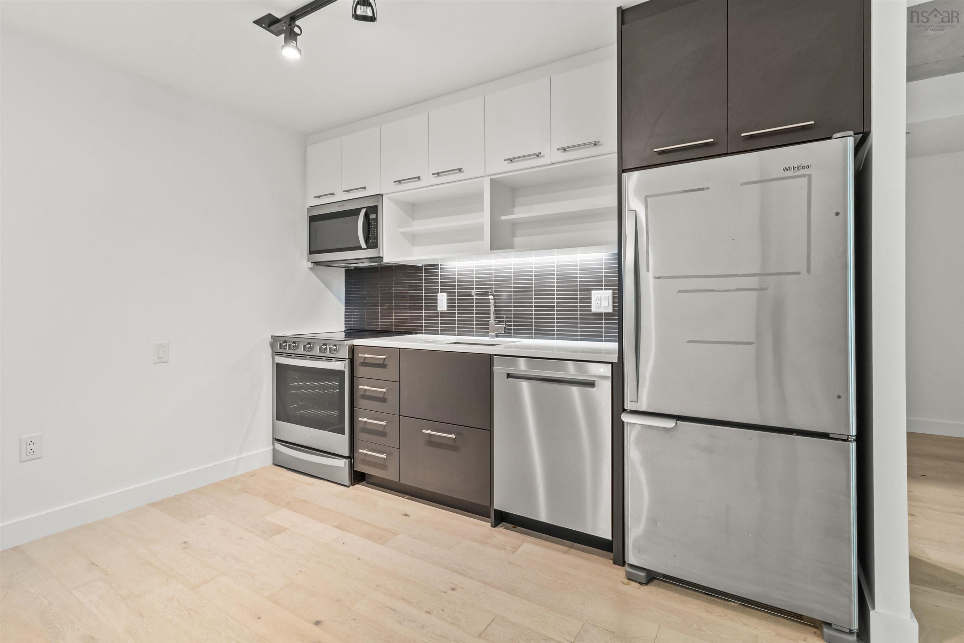 316 1048 Wellington Street photo #5