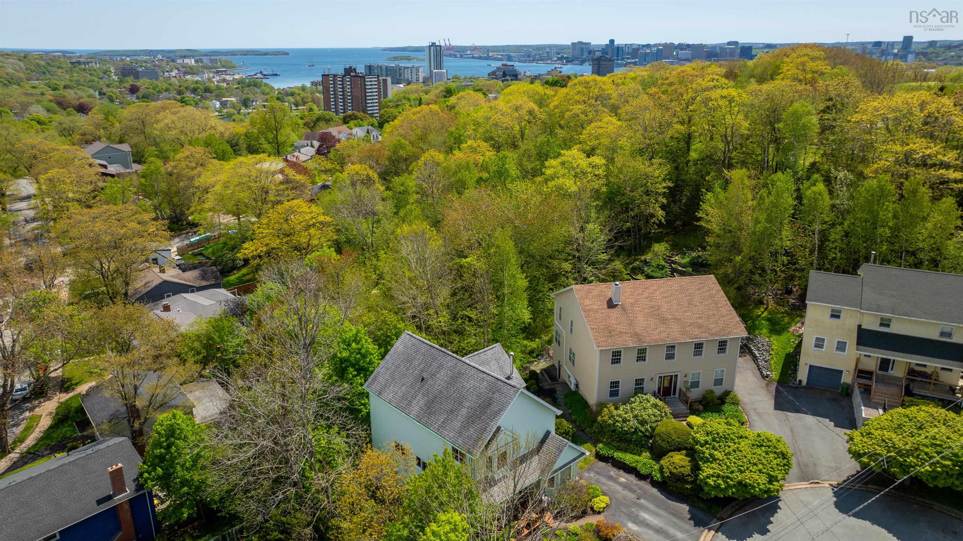 12 Mount Royal Court photo #48