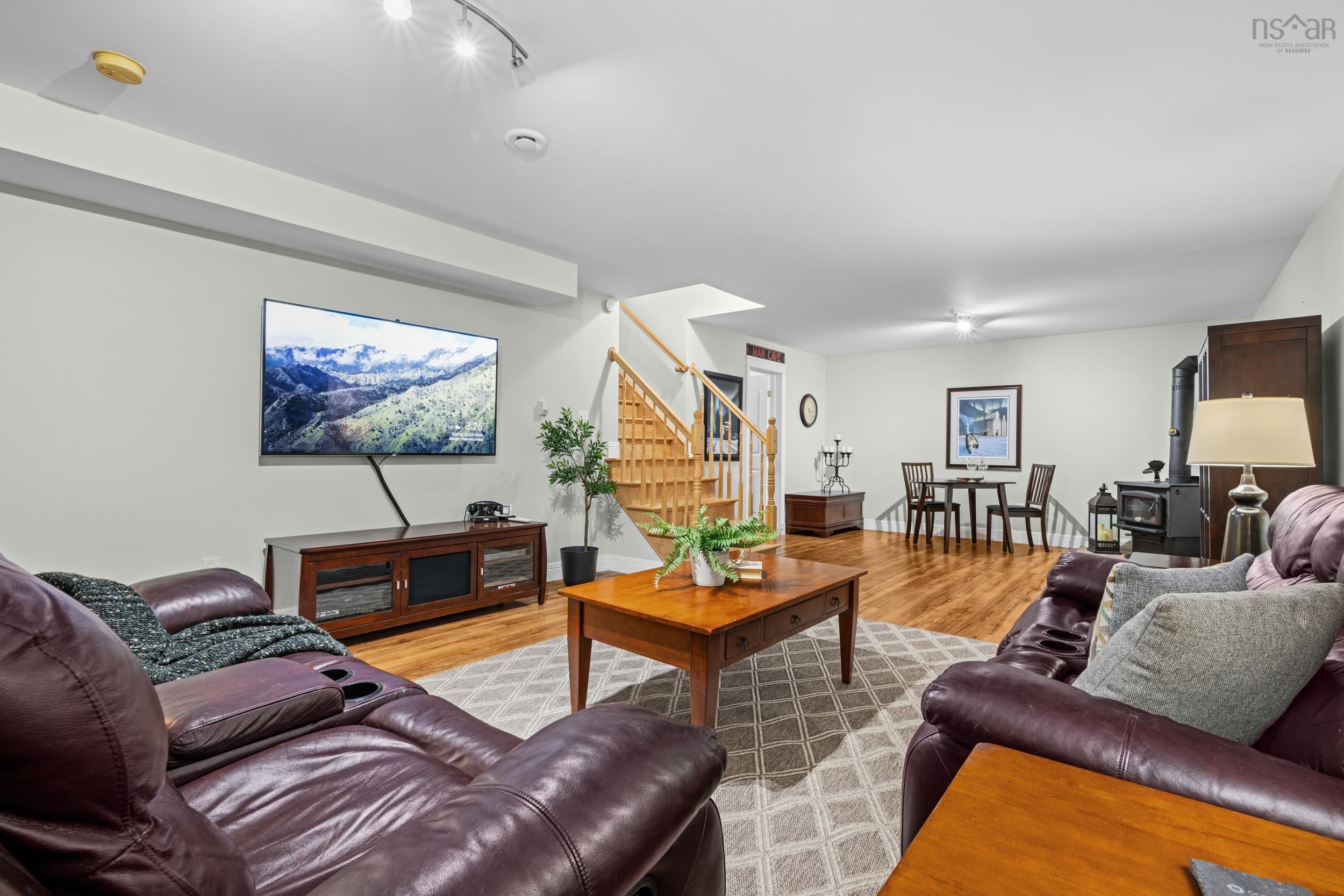 57 Lodge Avenue photo #29