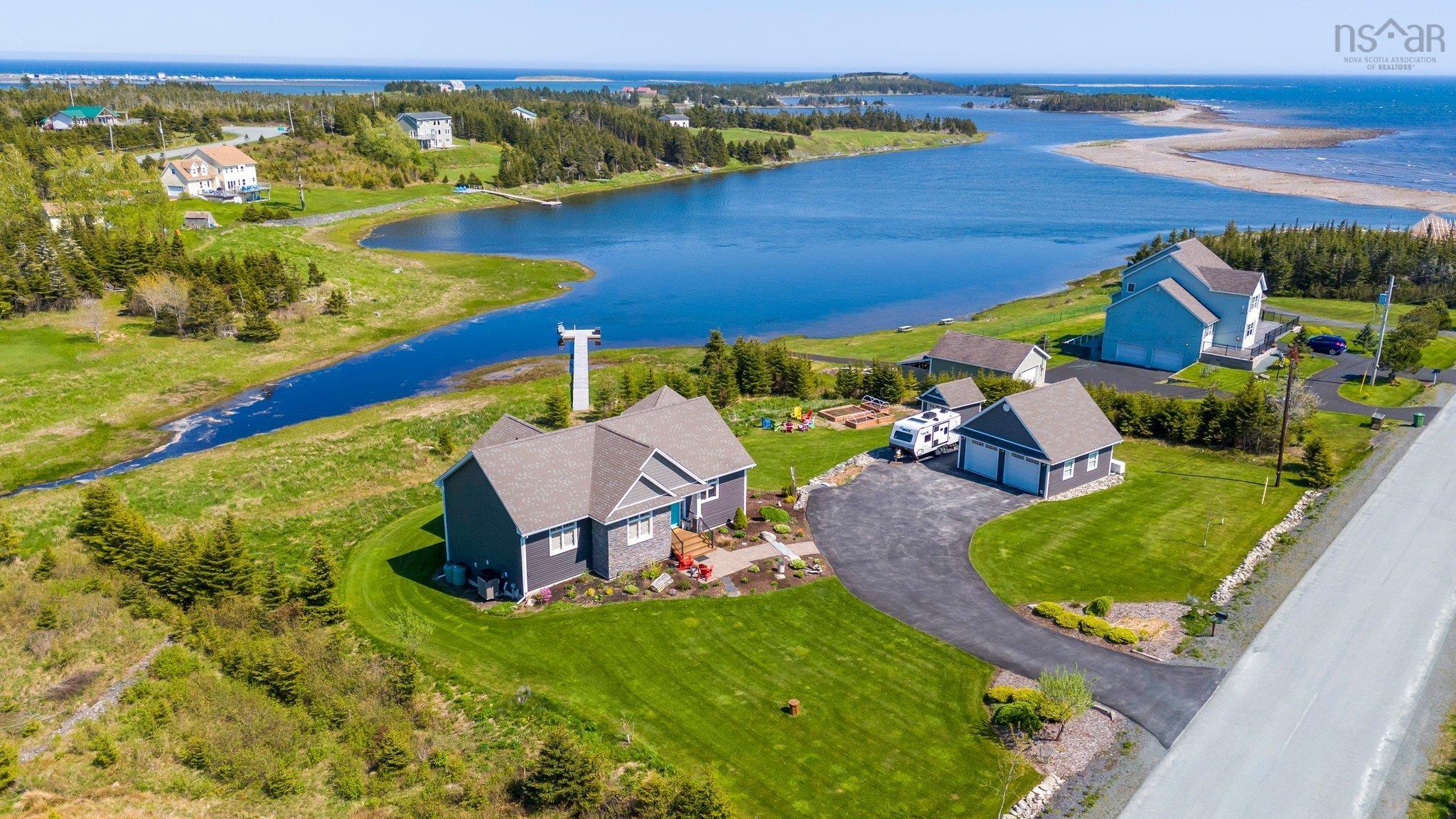 124 SPRUCE CRT, THREE FATHOM HARBOUR, NS Photo 1