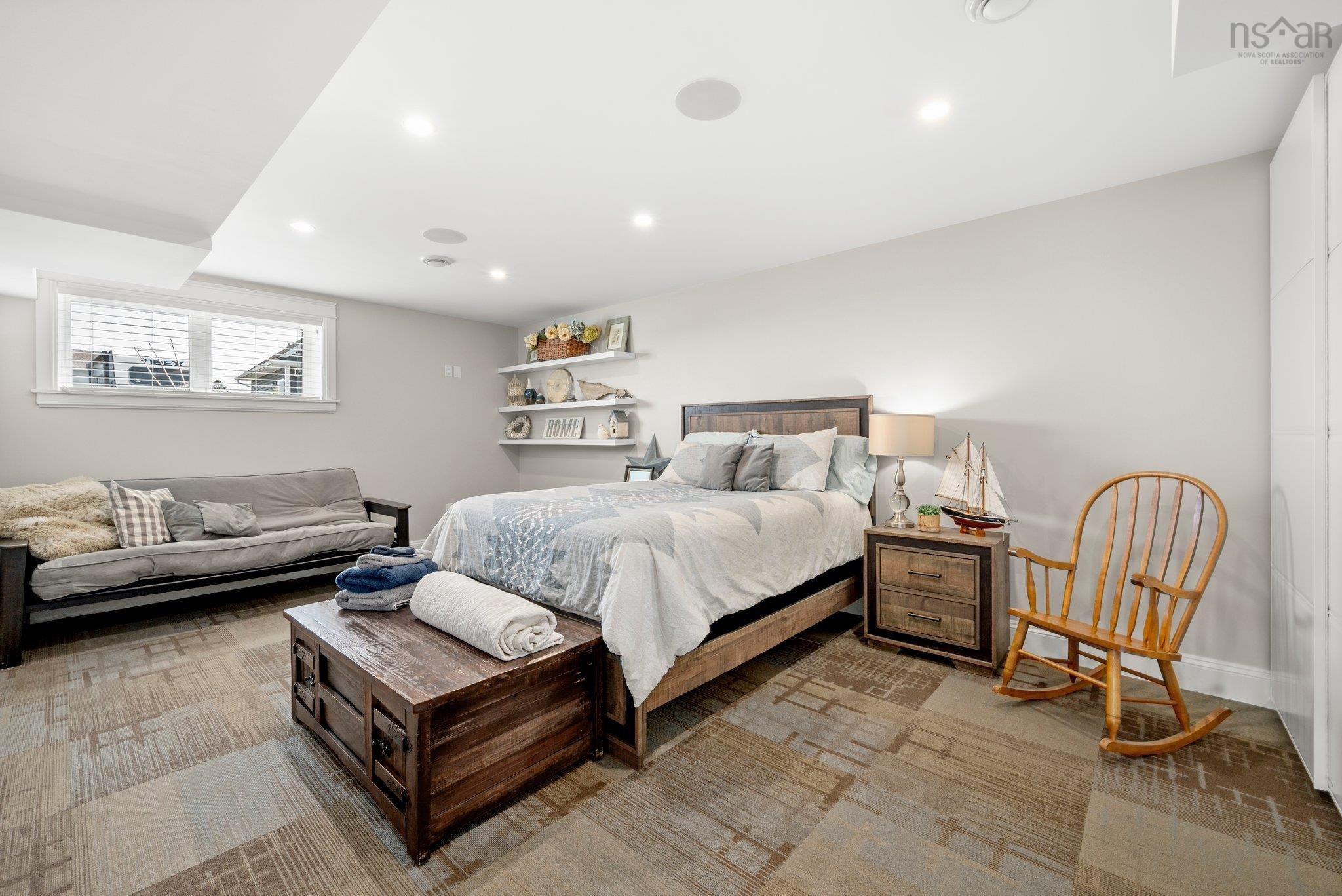 124 Spruce Court photo #23