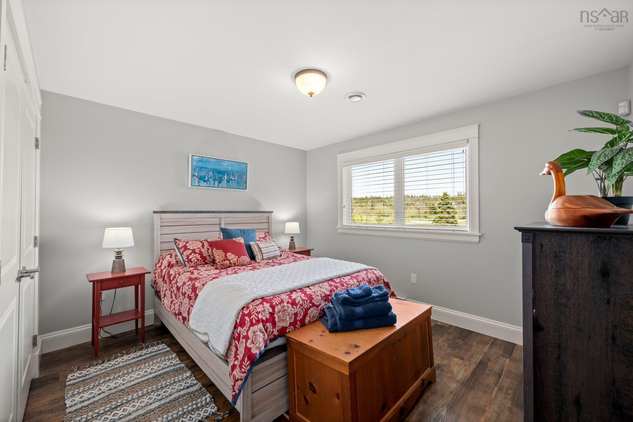 124 Spruce Court photo #25