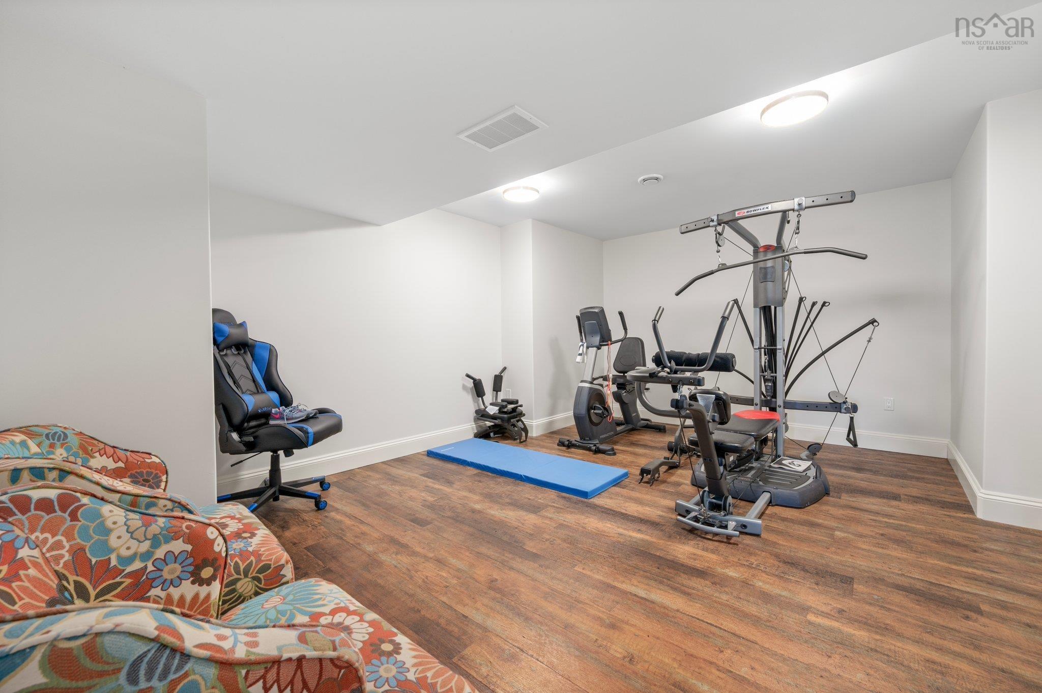 124 Spruce Court photo #26