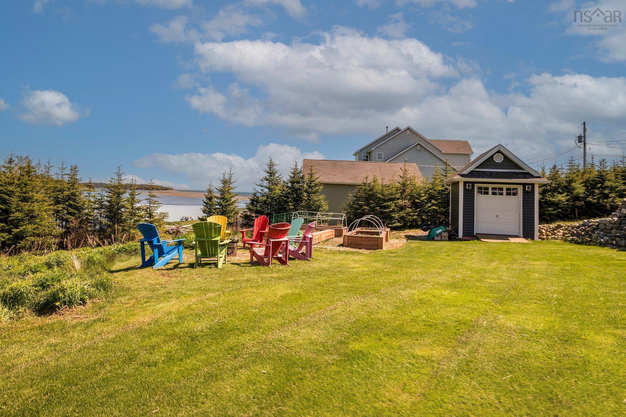 124 Spruce Court photo #31