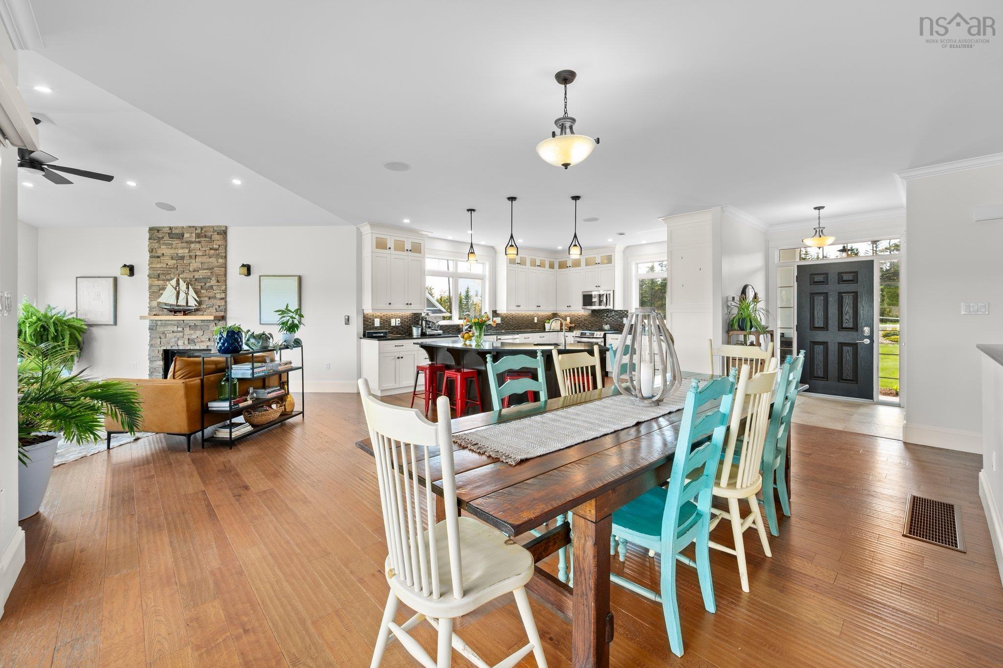 124 Spruce Court photo #5