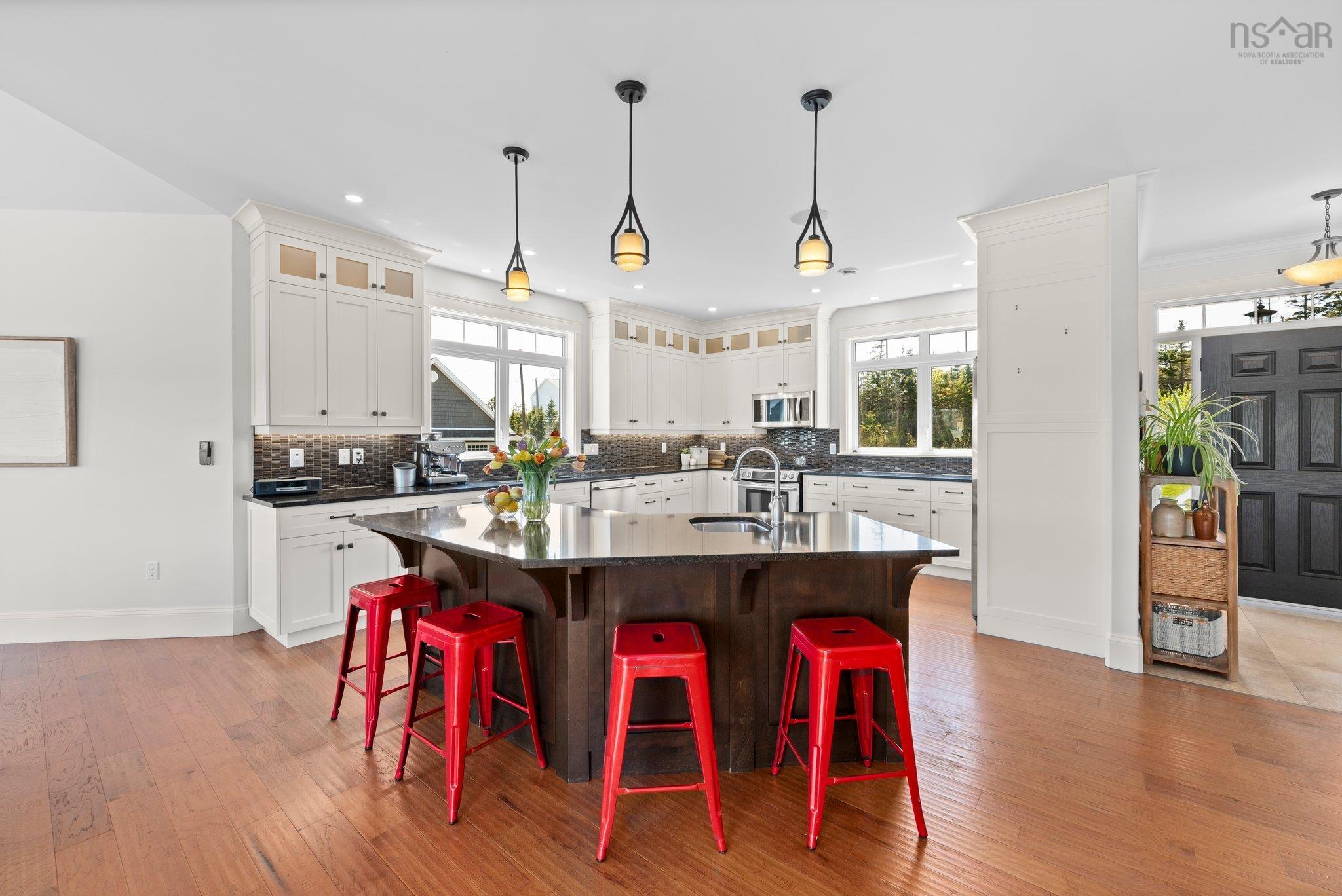 124 Spruce Court photo #6