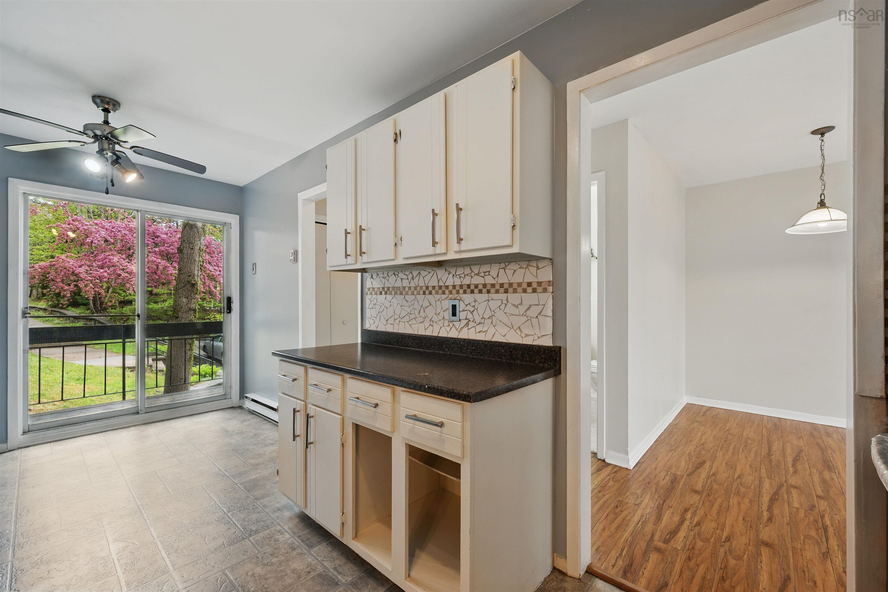 16 Stoneybrook Court photo #13