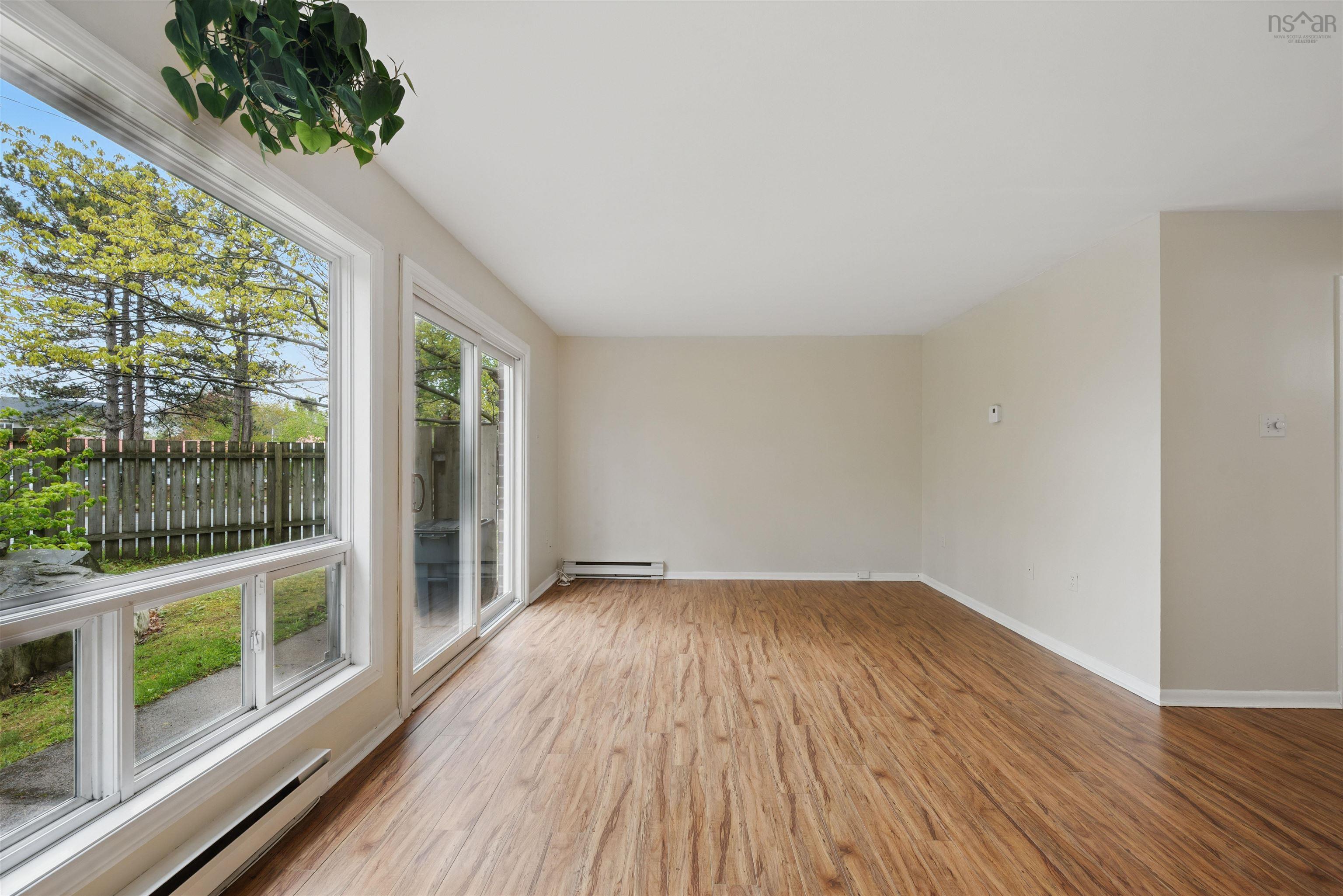 16 Stoneybrook Court photo #16