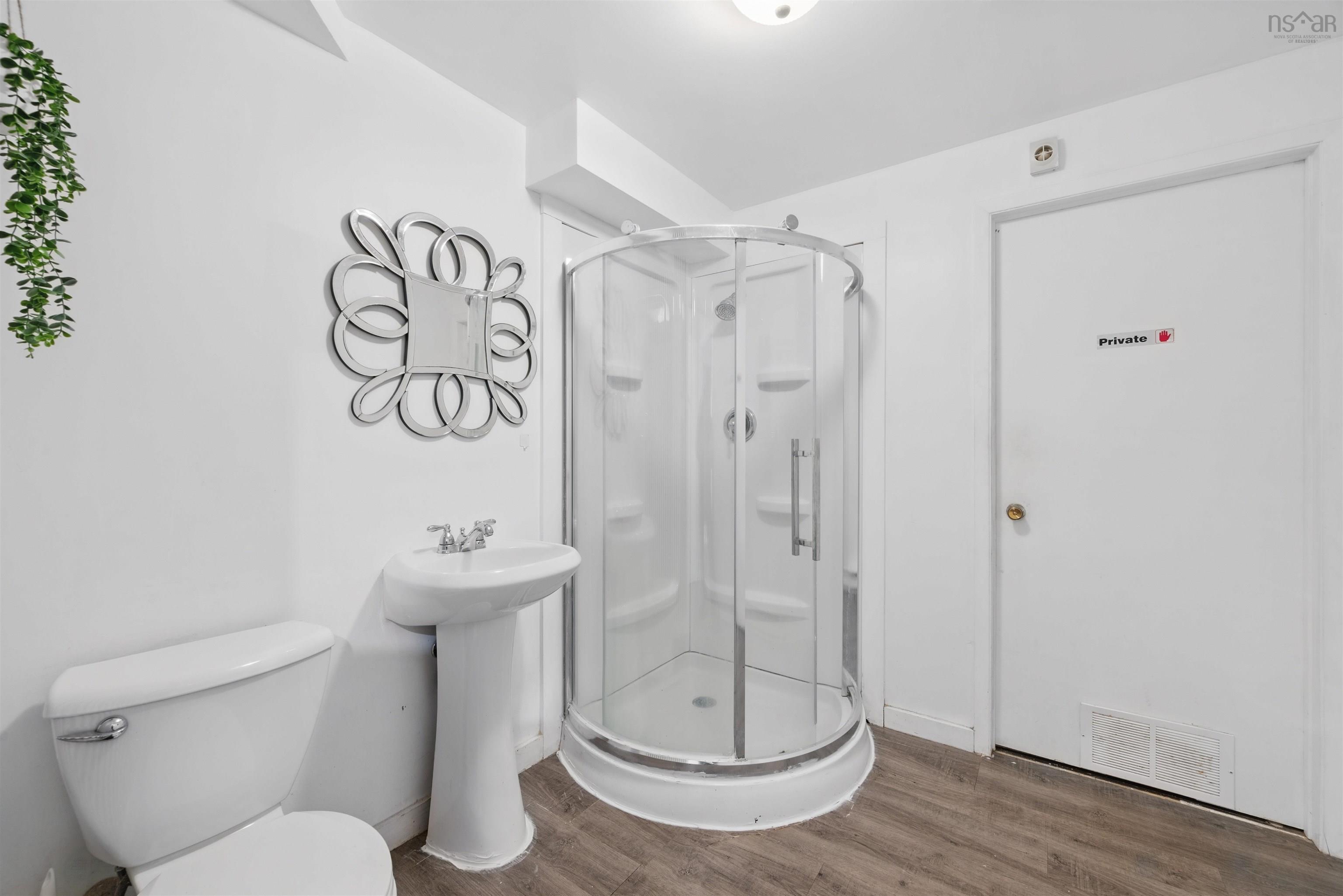 16 Stoneybrook Court photo #37