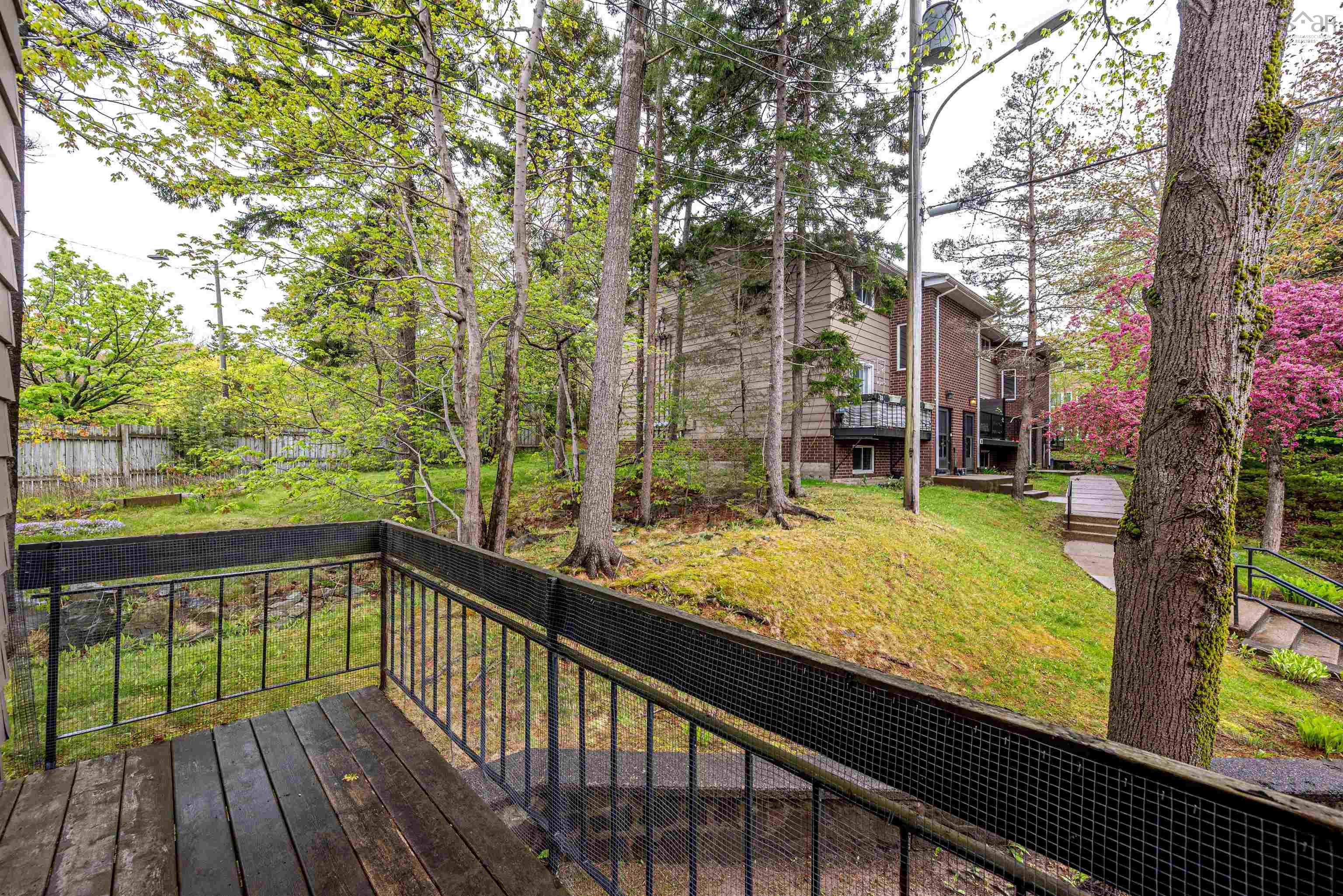 16 Stoneybrook Court photo #39