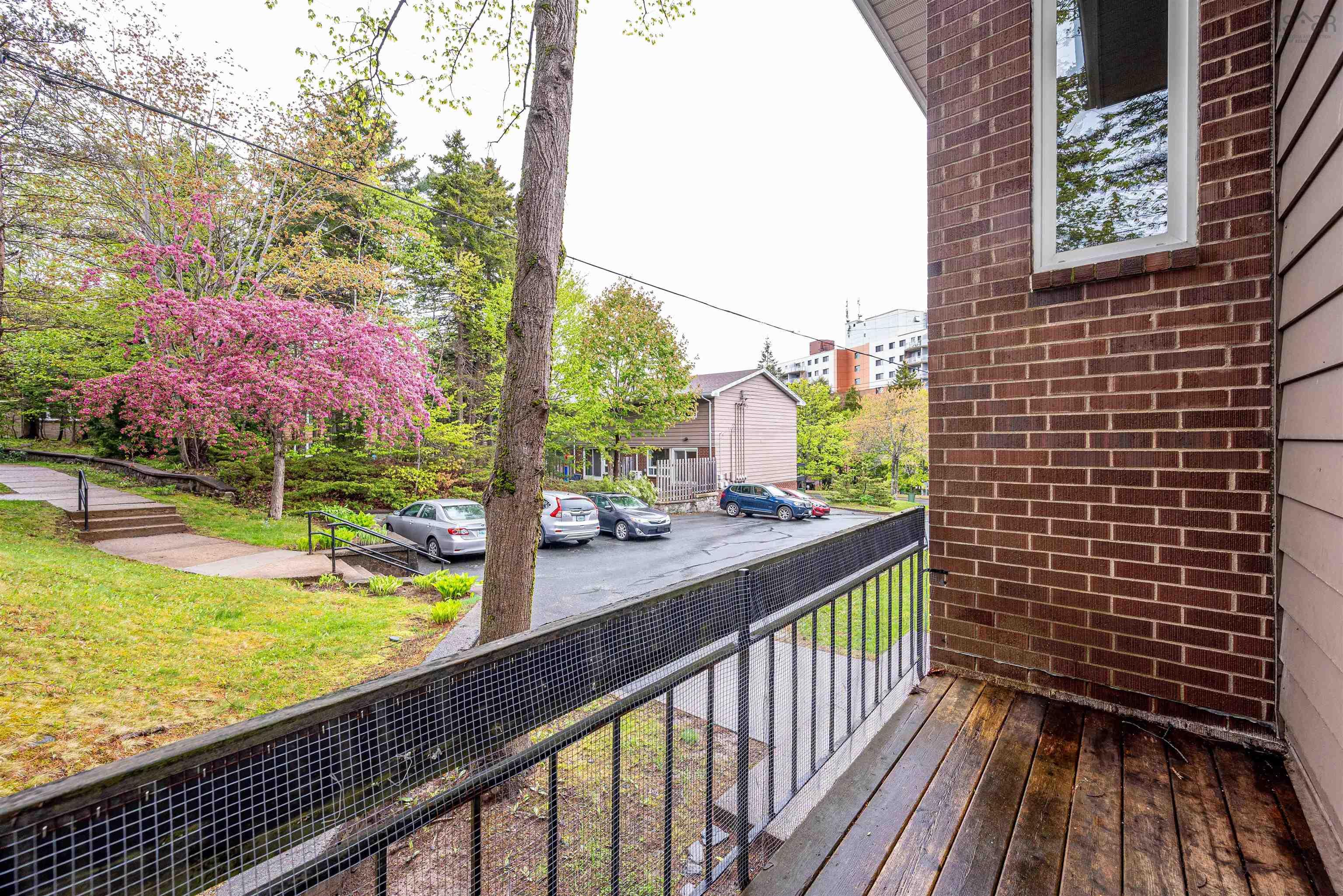 16 Stoneybrook Court photo #40