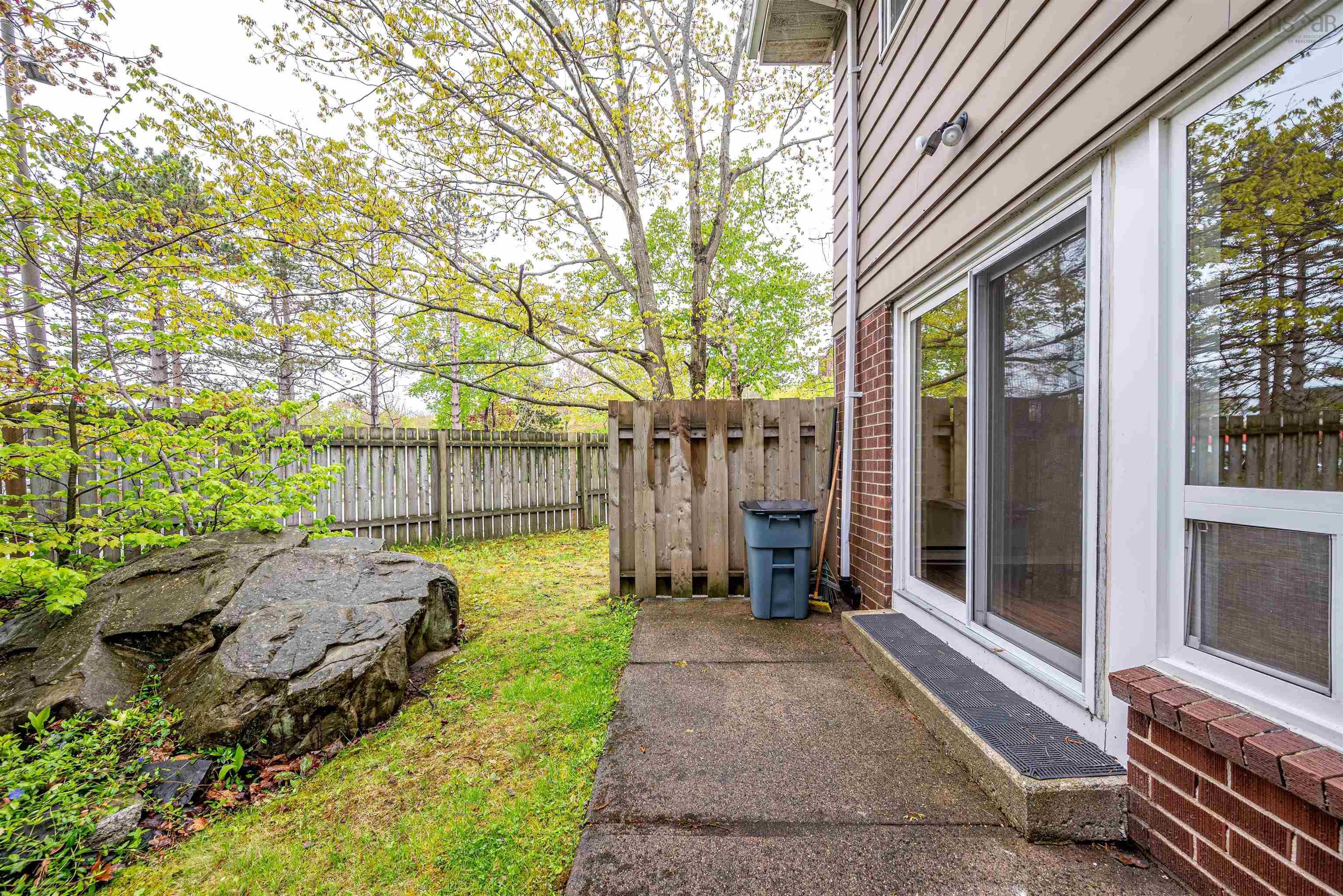 16 Stoneybrook Court photo #44