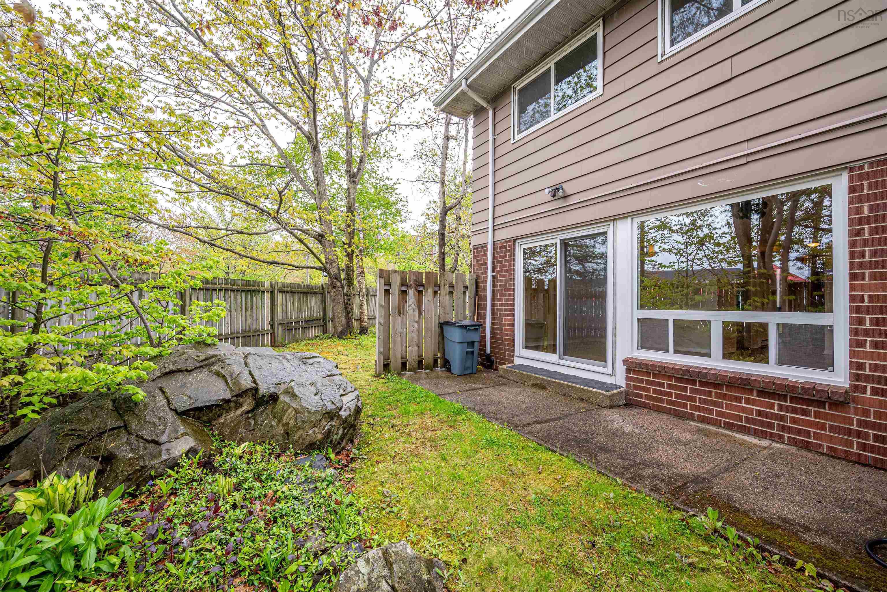 16 Stoneybrook Court photo #47