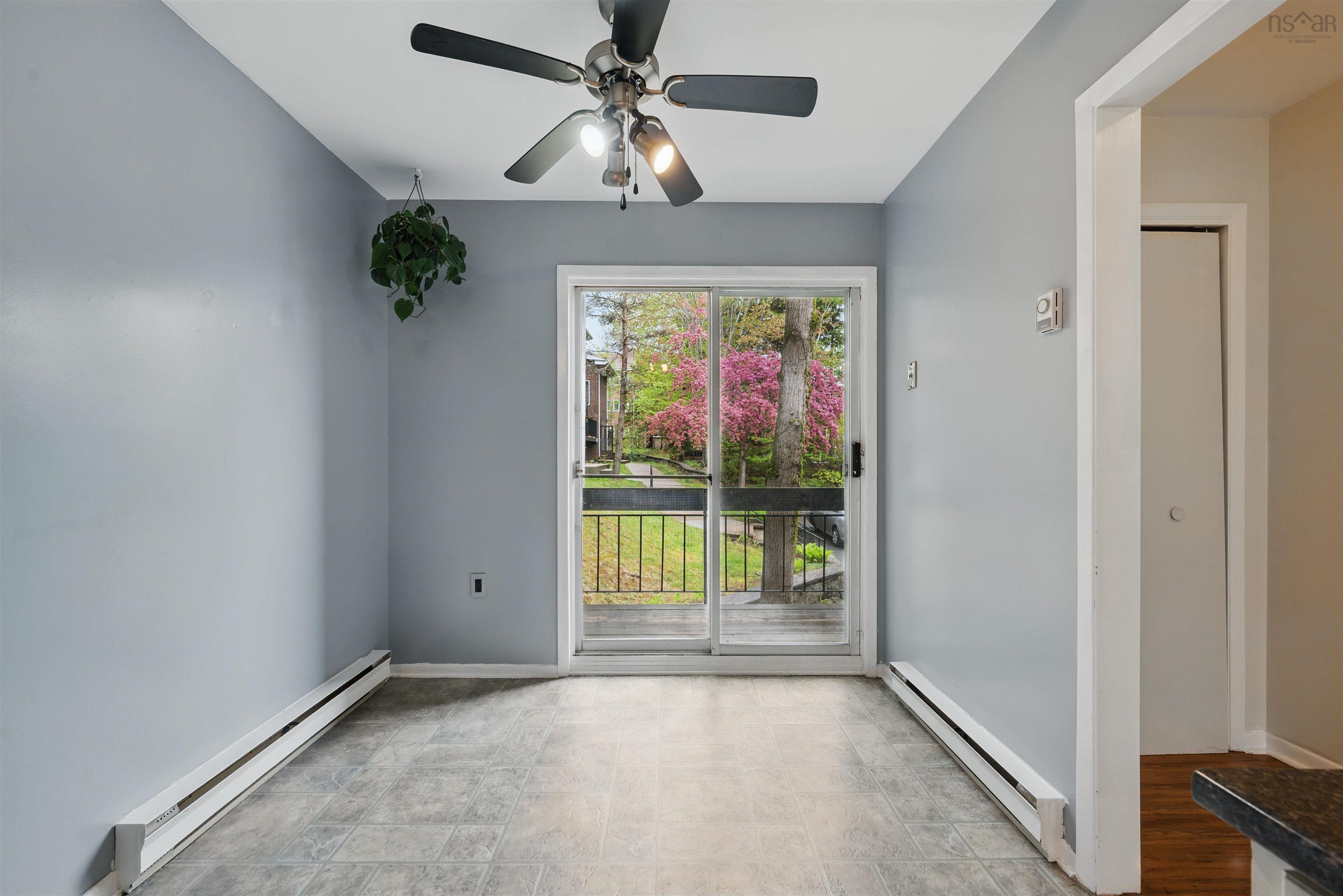 16 Stoneybrook Court photo #9