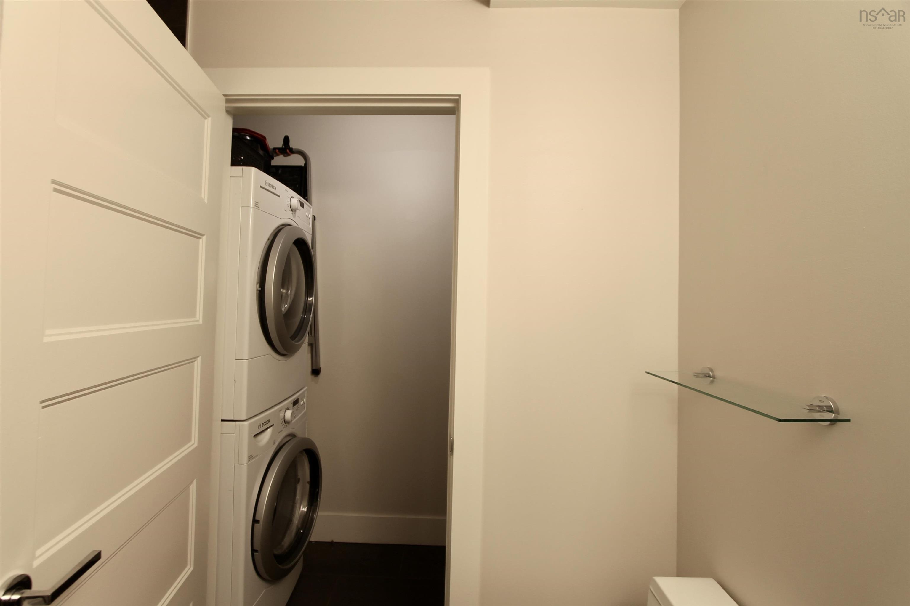 404 15 KINGS WHARF Place photo #14